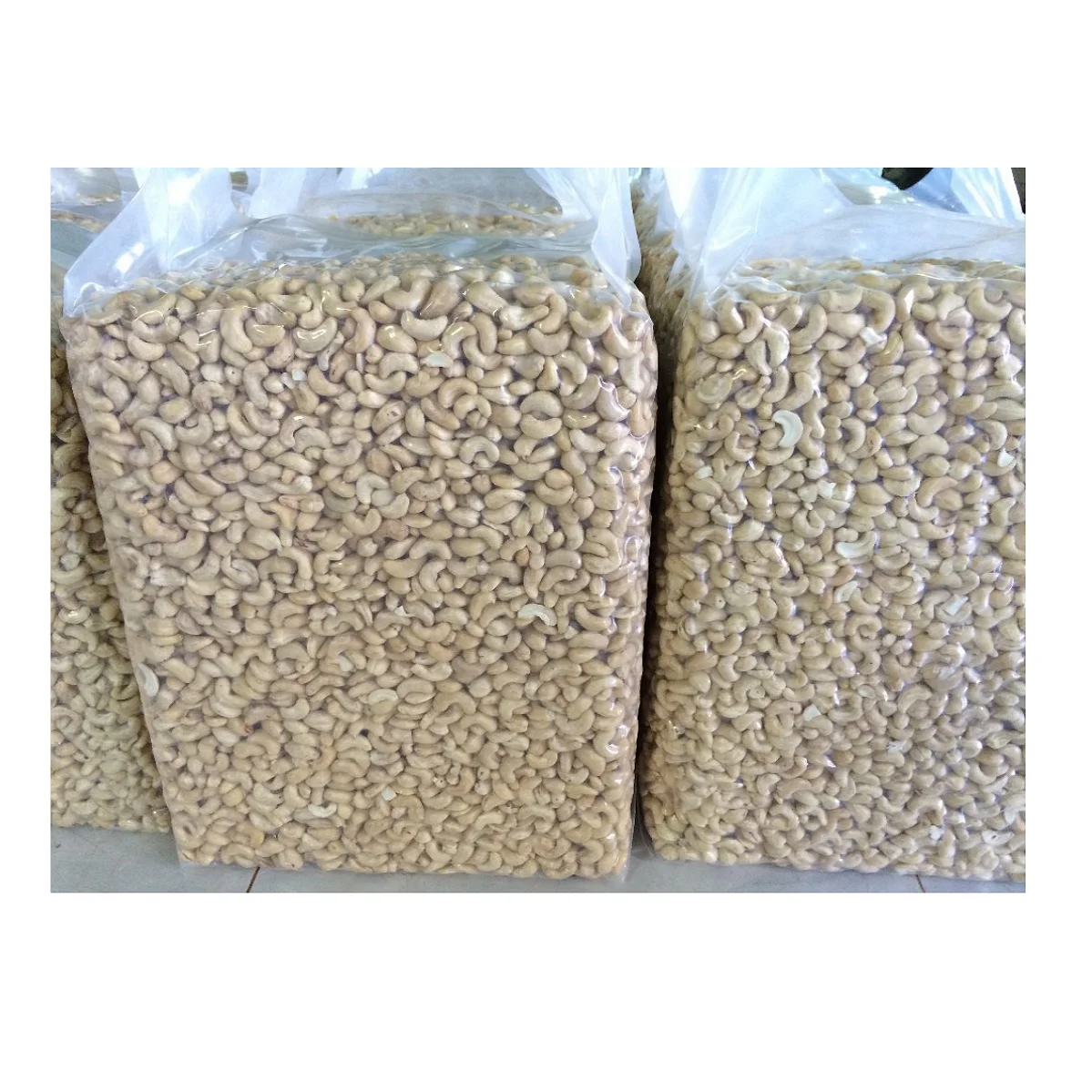 All Grade W210 W180 W320 W240 Vacuum Bag Or Tin Box Raw Cashew Nuts, Wholesale Kaju Badam From Vietnam.