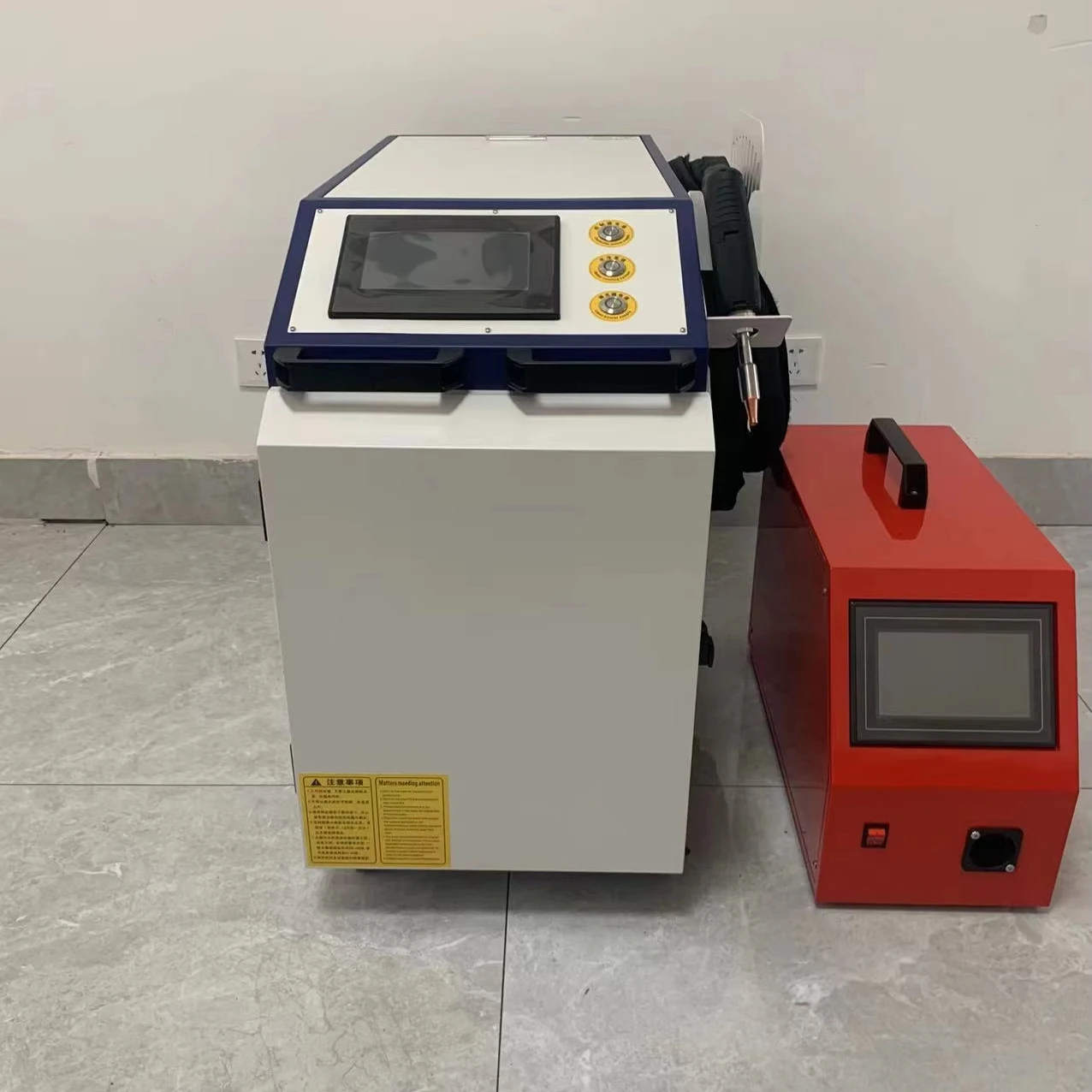 handheld laser welding machine for metal and pipe welding rust removal cutting fiber laser welding laser  Soldering machine