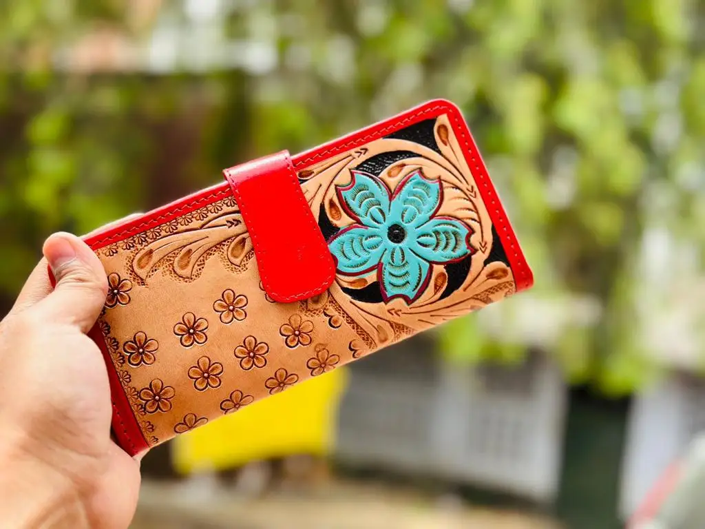 Handcrafted tooling Carving Embroidery Ladies Women Full Grain Leather Clutch Wallet Mobile Card Holder Vintage Wholesale Export