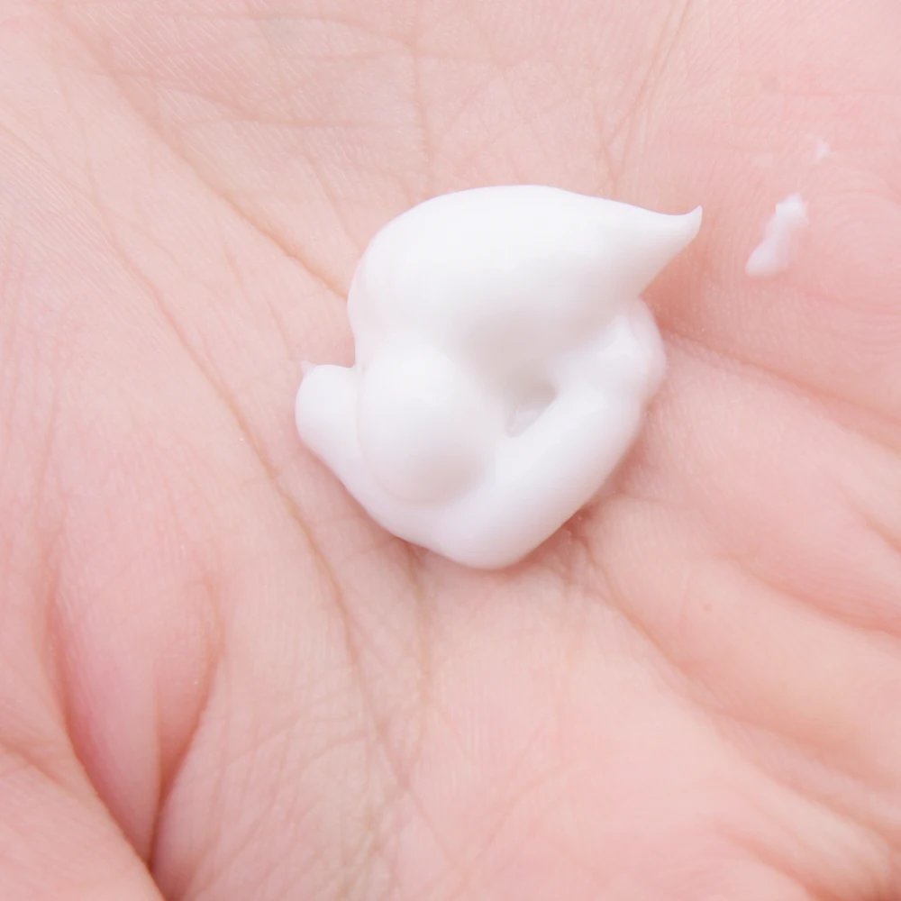 MISTINE HONEY FACIAL SCRUB CREAM Facial Care Face Scrub Skin Care Beauty Woman Products Creamy  Thai Cosmetic Thai Product