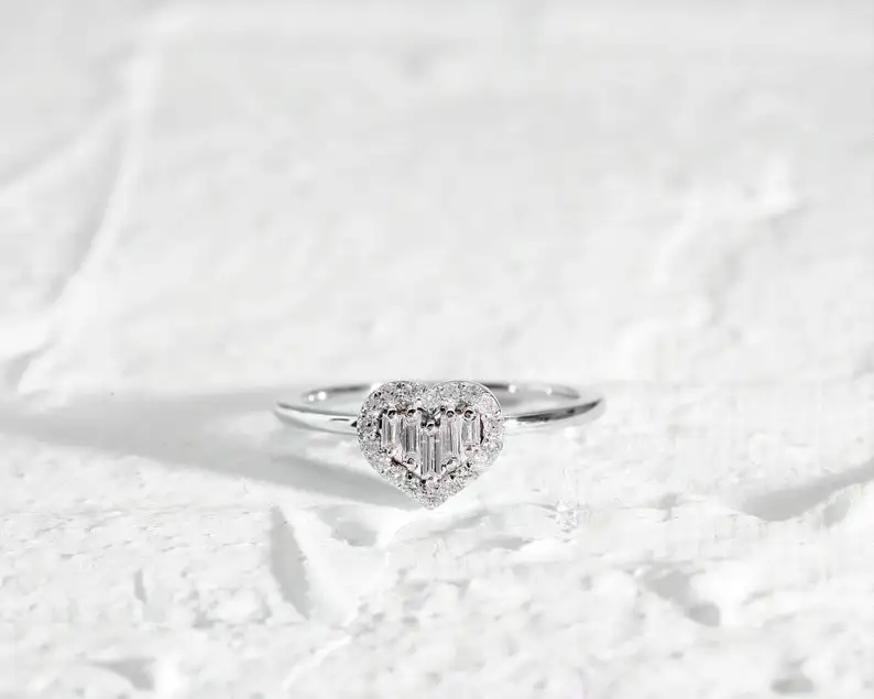18K Solid Gold Baguette Cut Natural Diamond Wedding Ring Top Quality Heart Shape Halo Diamond Stackable Ring For Women Wholesale