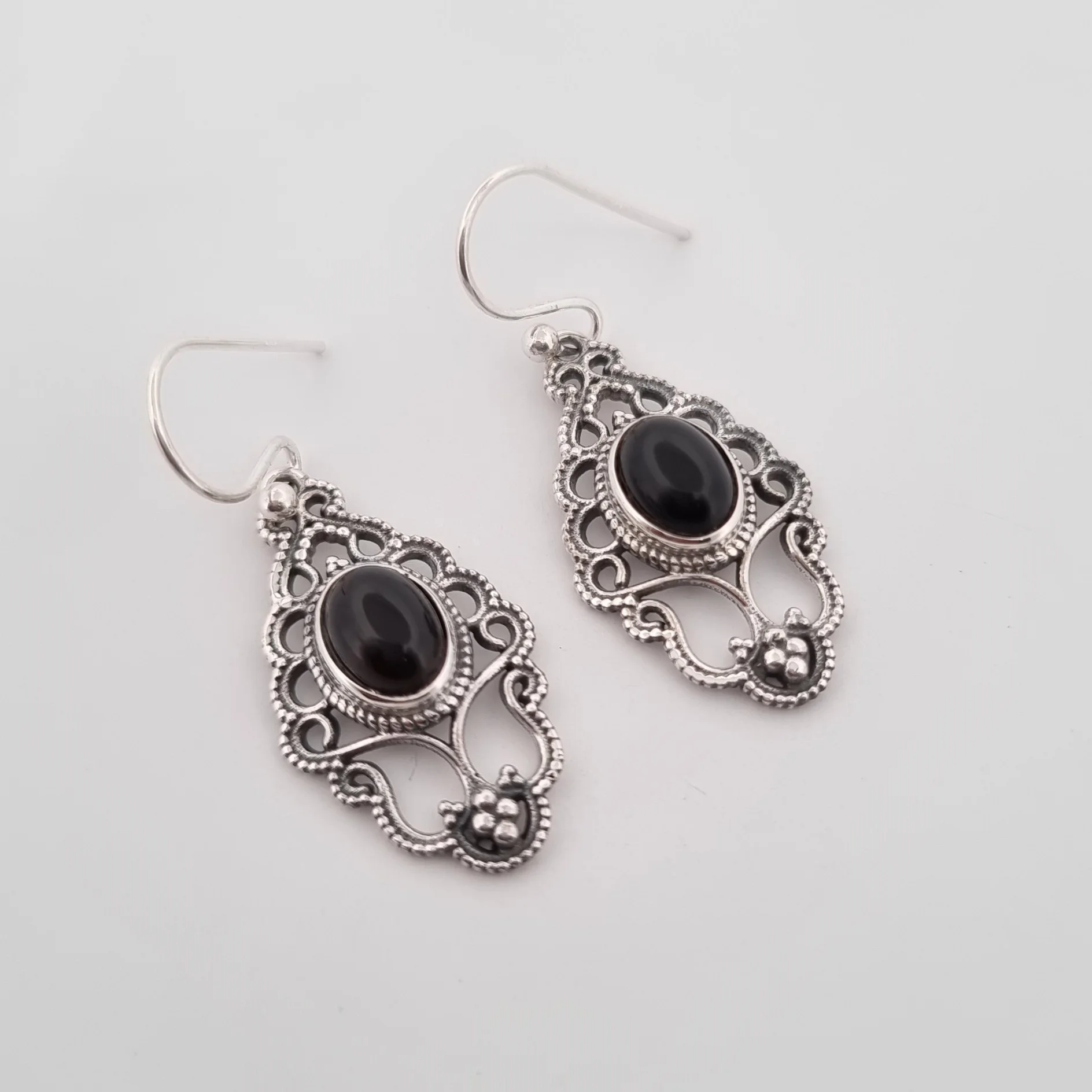 Wholesale Popular Fashion Jewelry Elegant 925 Sterling Silver Natural Oval Shape Black Onyx Gemstone Hook Vintage Women Earrings