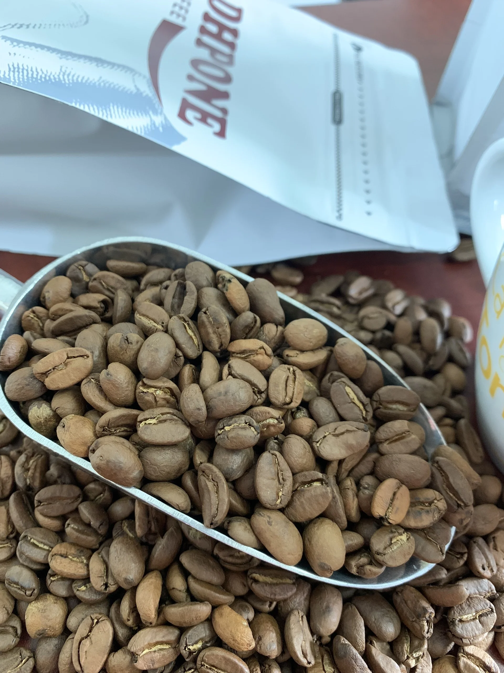 DHPONE Roasted Coffee Beans Wholesale Price coffee in One-way Valve Branded Bag Packaging Neutral Taste