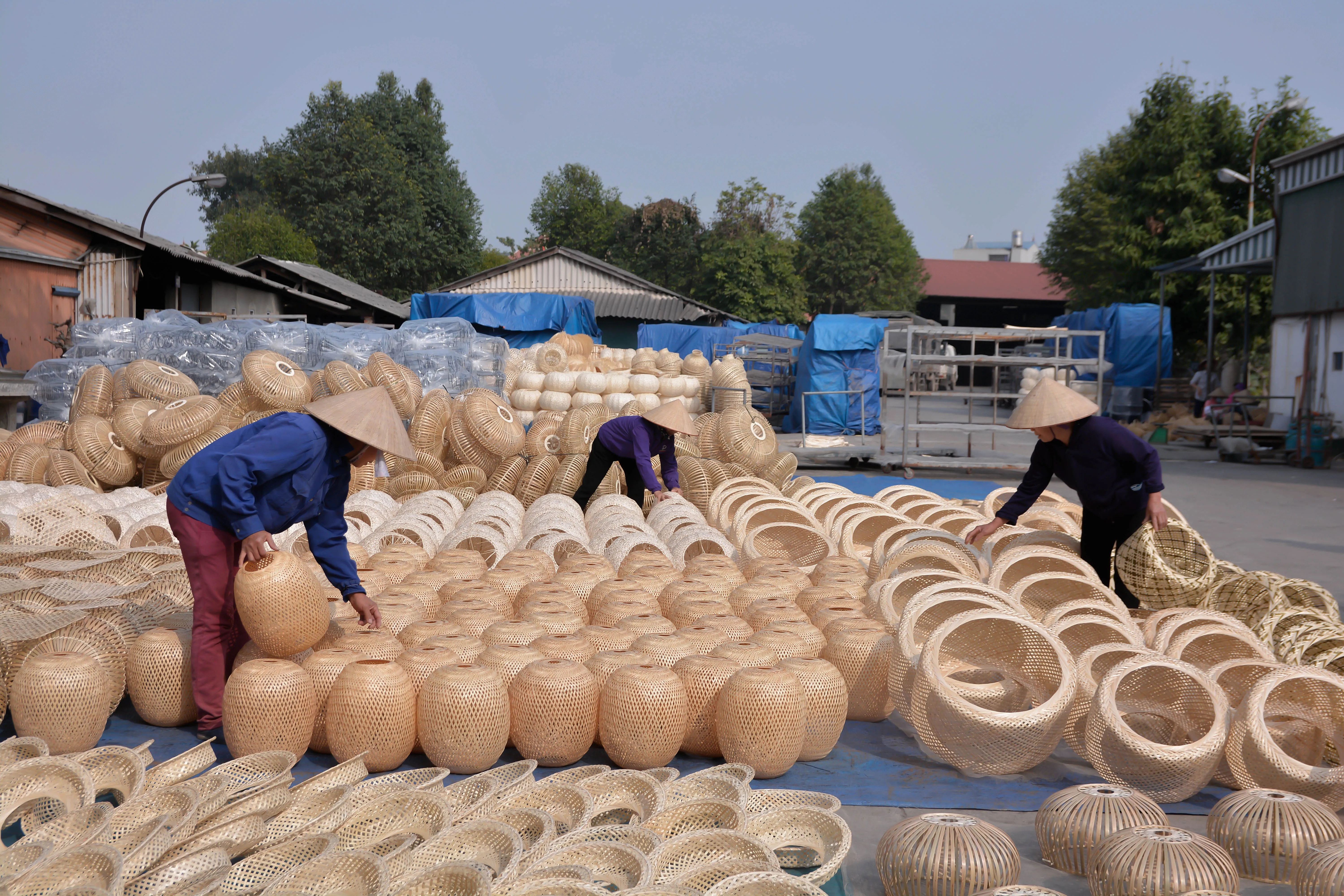 Eco-Friendly Large Chandelier Lampshade Creative Bamboo Lanterns Art Rattan Home Tea House Restaurant Decorative Features Bulb