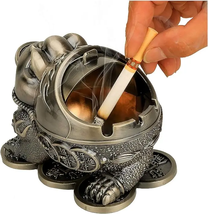Frog metal ashtray with lid suitable for indoor and outdoor smokers, a beautiful gift for men