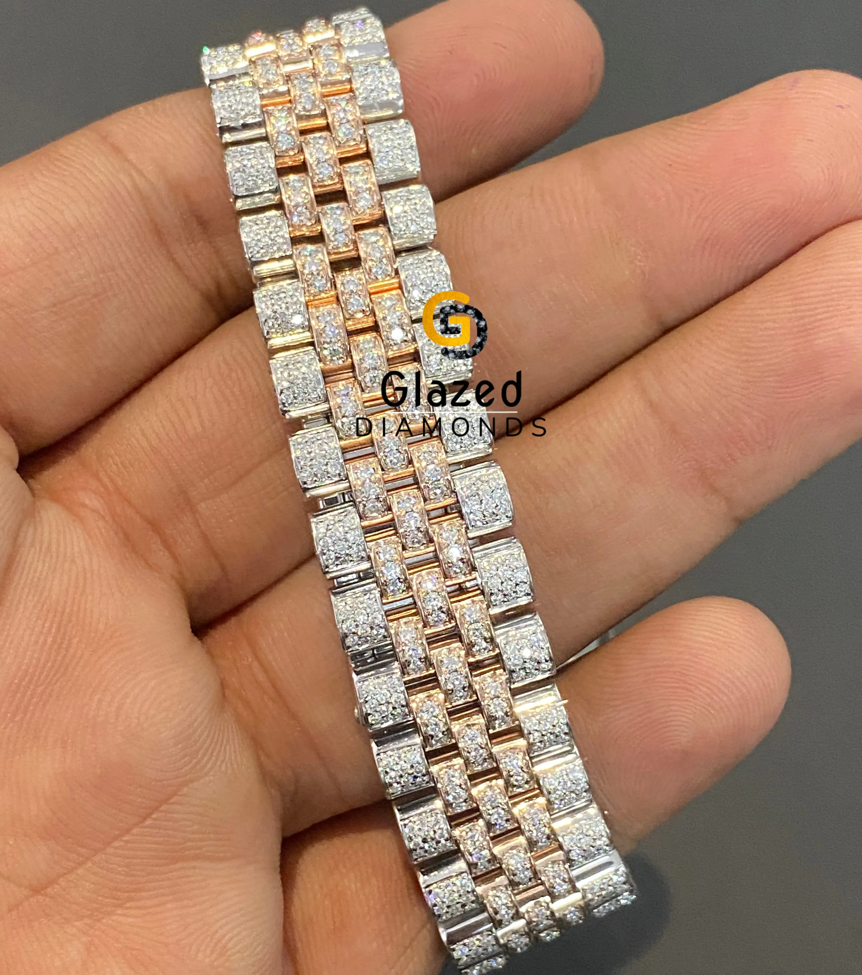 Sparkling Elegance Stainless Steel Moissanite Round Cut Diamond Wrist Watch For Men With Enhanced Vvs Clarity Wore Anywhere