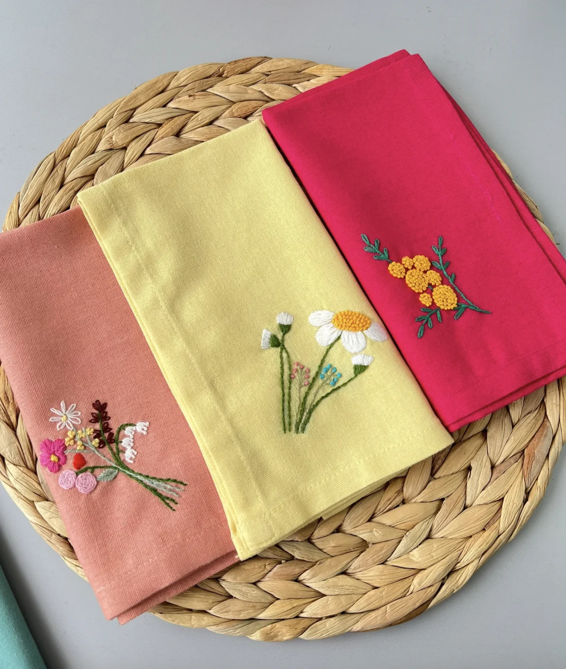 Flower Embroidered Linen Napkins Set Reusable Hand Embroidered Wildflower Dinner Napkins for Table Decor and Family Use