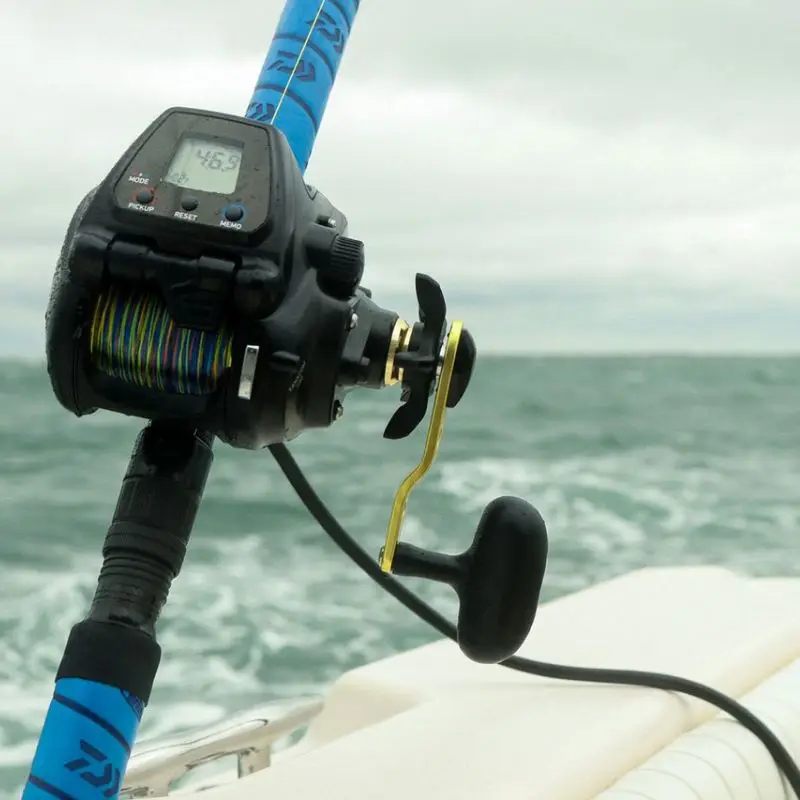 Tanacom 500 Power Assist Electric Fishing Reel Right and Left hand Ambidextrous Multicolor