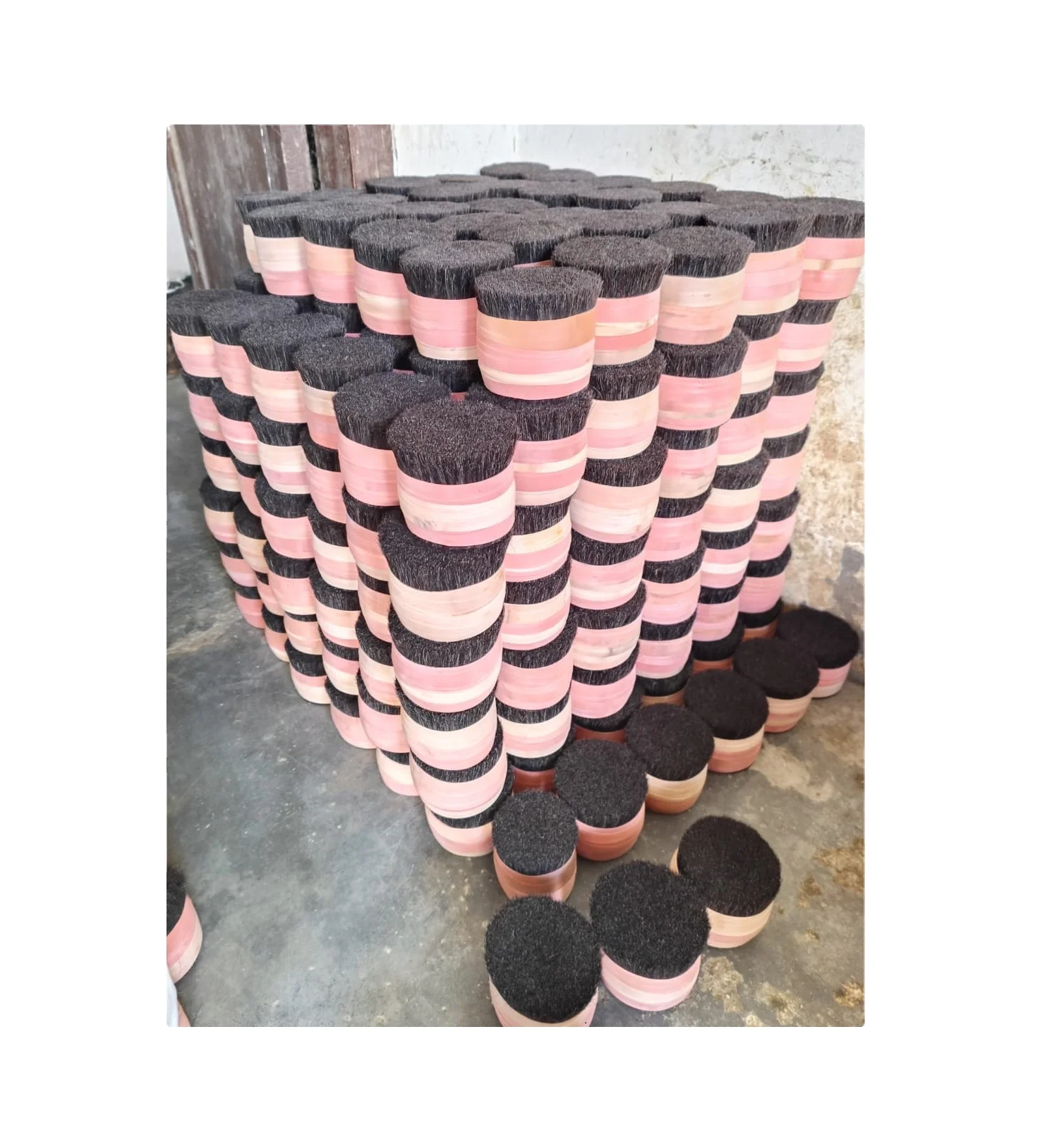 Hot Selling Washed Dry Cow and pig tail hair brushes manufacturer for export Manufacturer of Cow Buffalo Tail Hair Natural