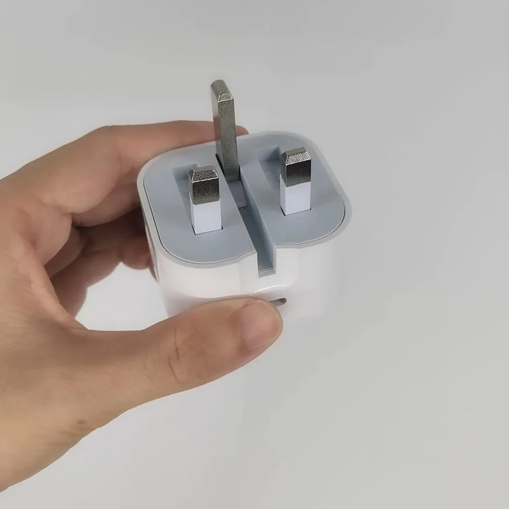 Fast Charger Adapter UK Plug 18w 20w Type C Fast Charger Block With 3ft Pd Cable For Iphone 12 13 14 Pro