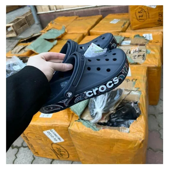 Купить недорогие поддоны Crocs для продажи отлично подходит любого случая идеально розничных продавцов ищущих Доступные удобные стили