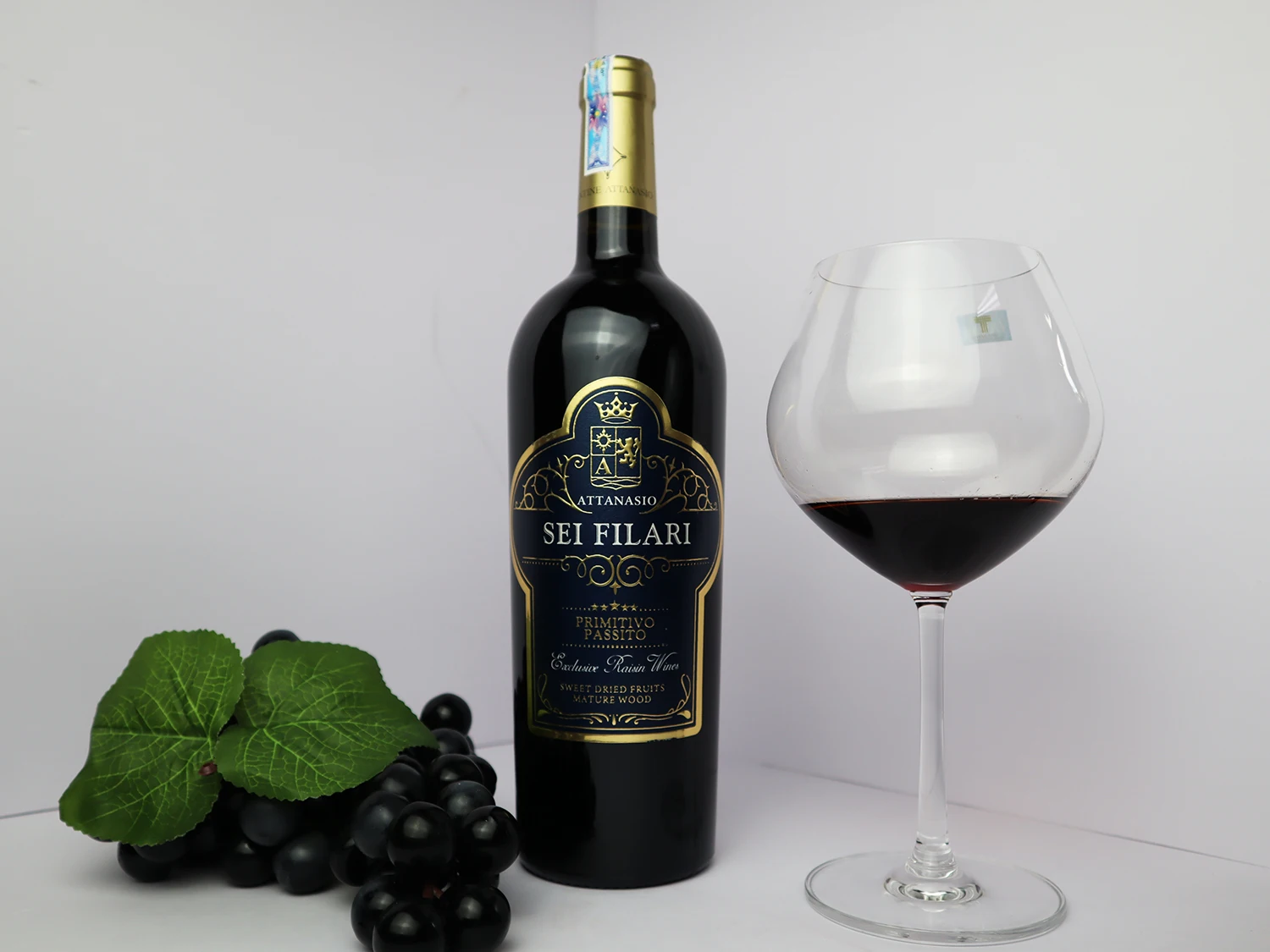 Винтажная бутылка, хорошая упаковка дубовых бочек, другие напитки Attanasio Sei Filari Primitivo Passito, вино из Италии