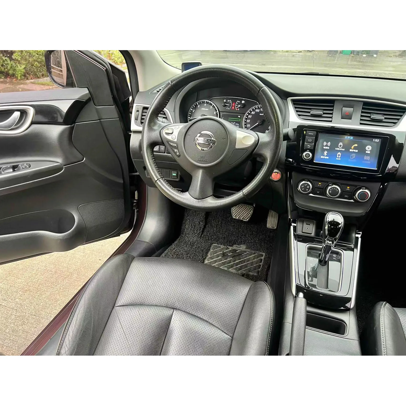 Премиум Подержанный автомобиль для продажи Nissan Sylvester 2018 1.6XV CVT Premium Edition