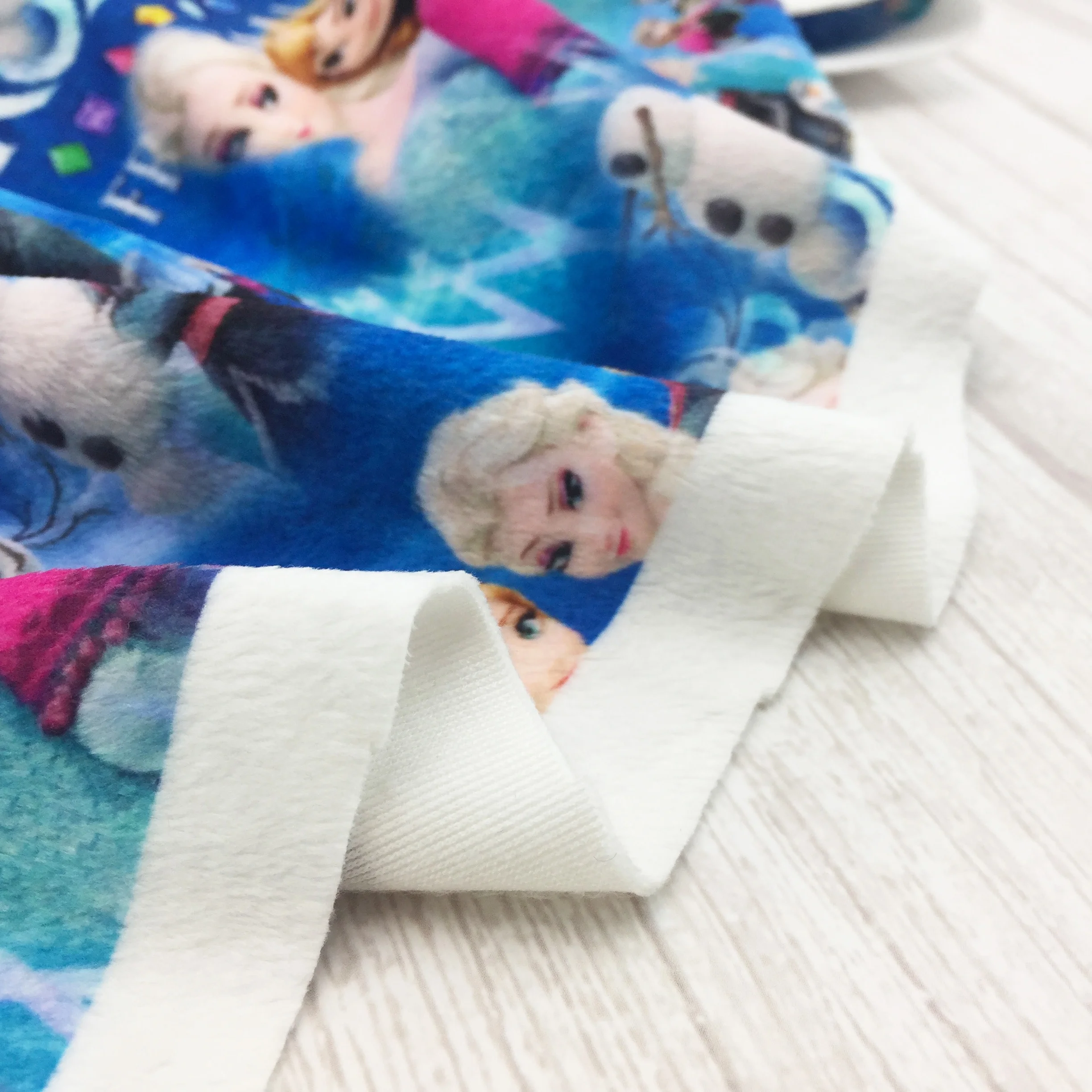 Top Quality Custom printed Cartoon minky Blanket Fabric for Baby Sleepwear