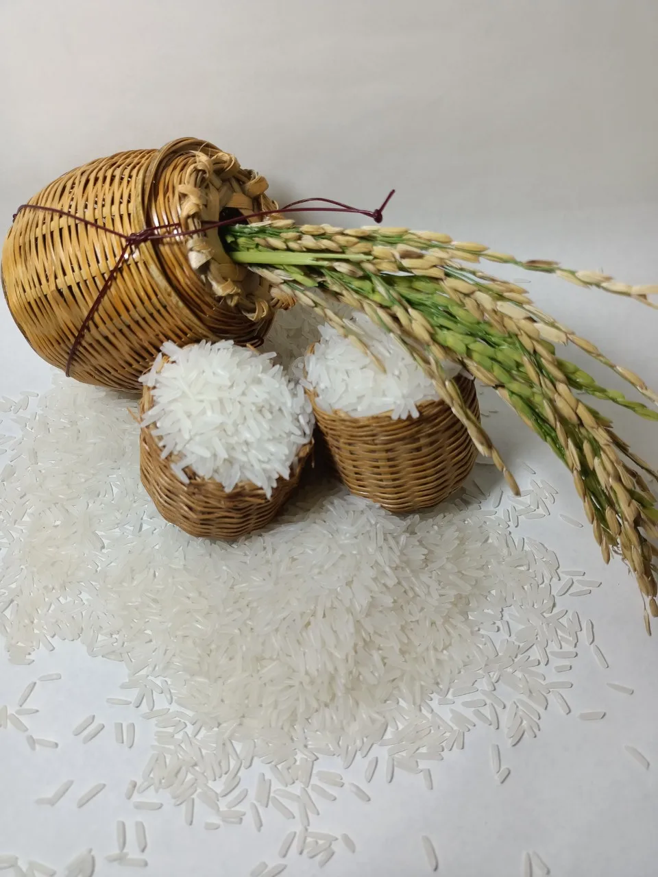 Seven Rice Mountain Vietnam Rice St25 Plus 17  Max Soft White Dried Rice Fresh Grain ISO 22000 HACCP GMP Certification