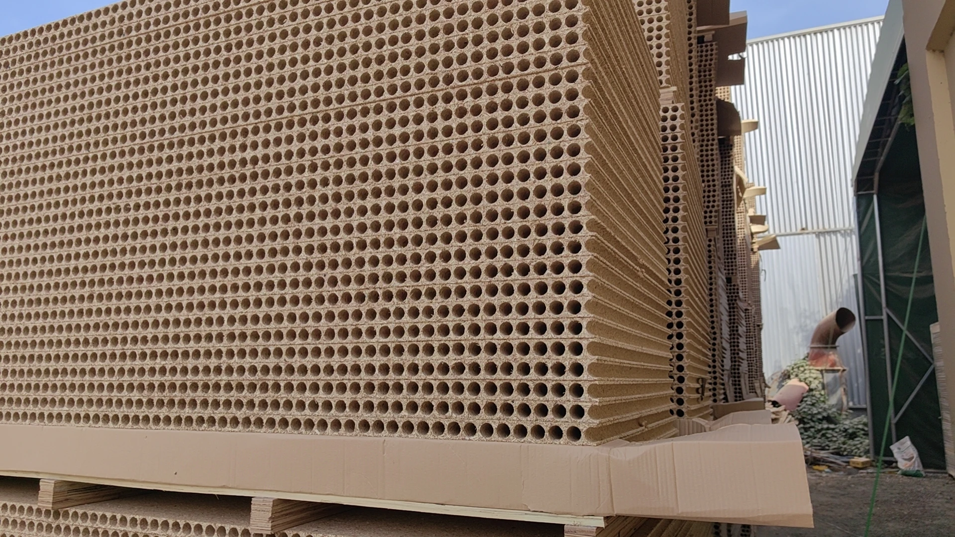 Hollow chipboard door core is economical and saves money