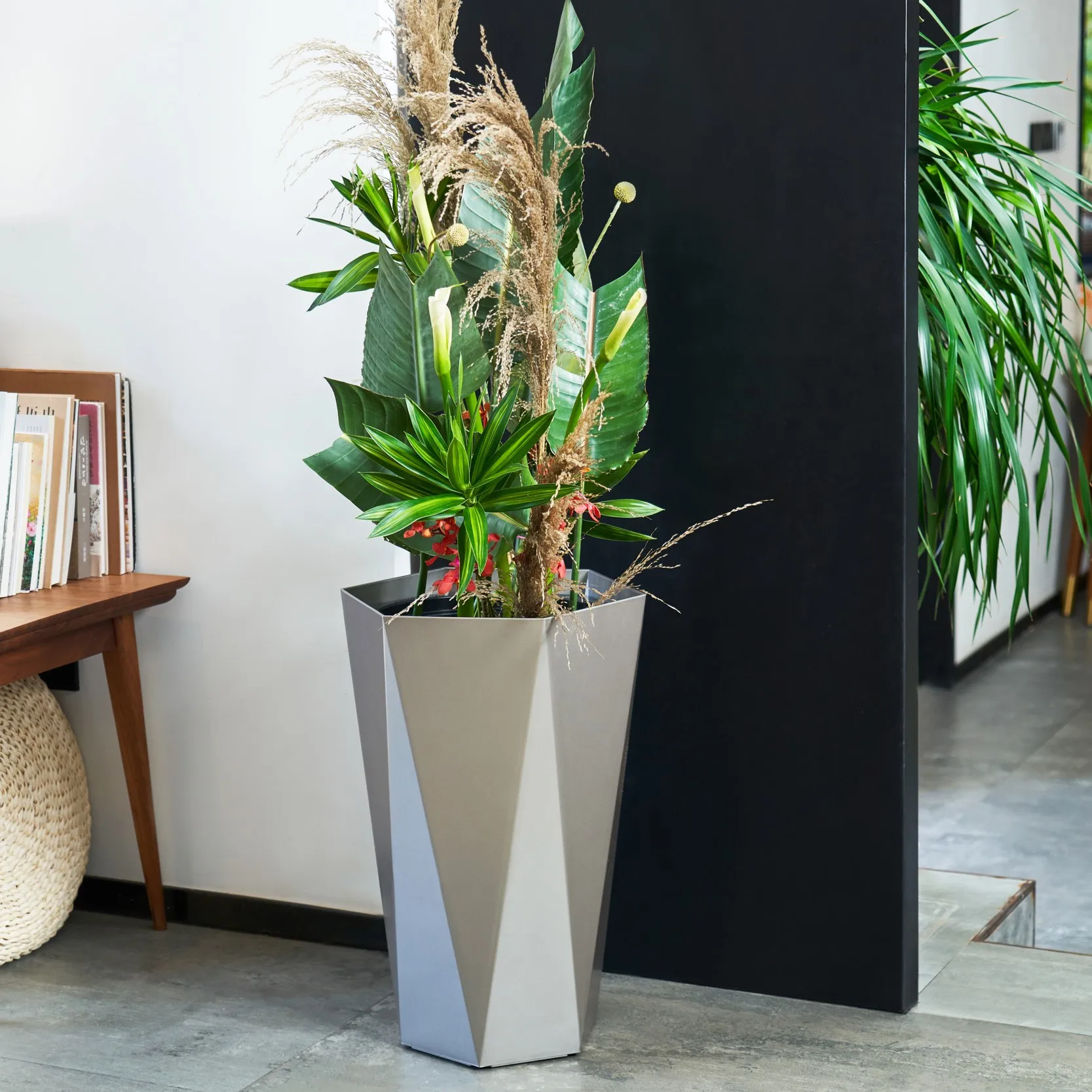 22.44 inch Height big size plastic flower pot planter for garden and home decorations