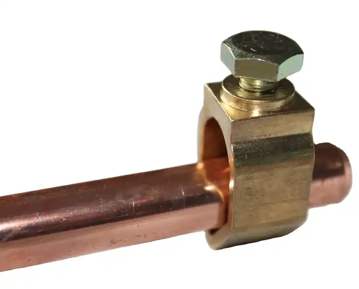 Low price grounding clamp for electric fencing earth rod connector with fence cable