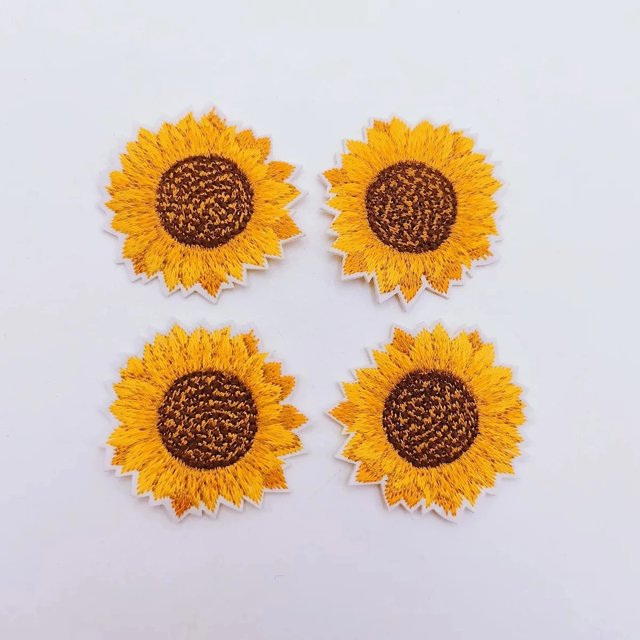 12pcs Cute Embroideries On Patches Sunflower Bee Butterfly Animal Patch For Jeans Hats Bags Clothing