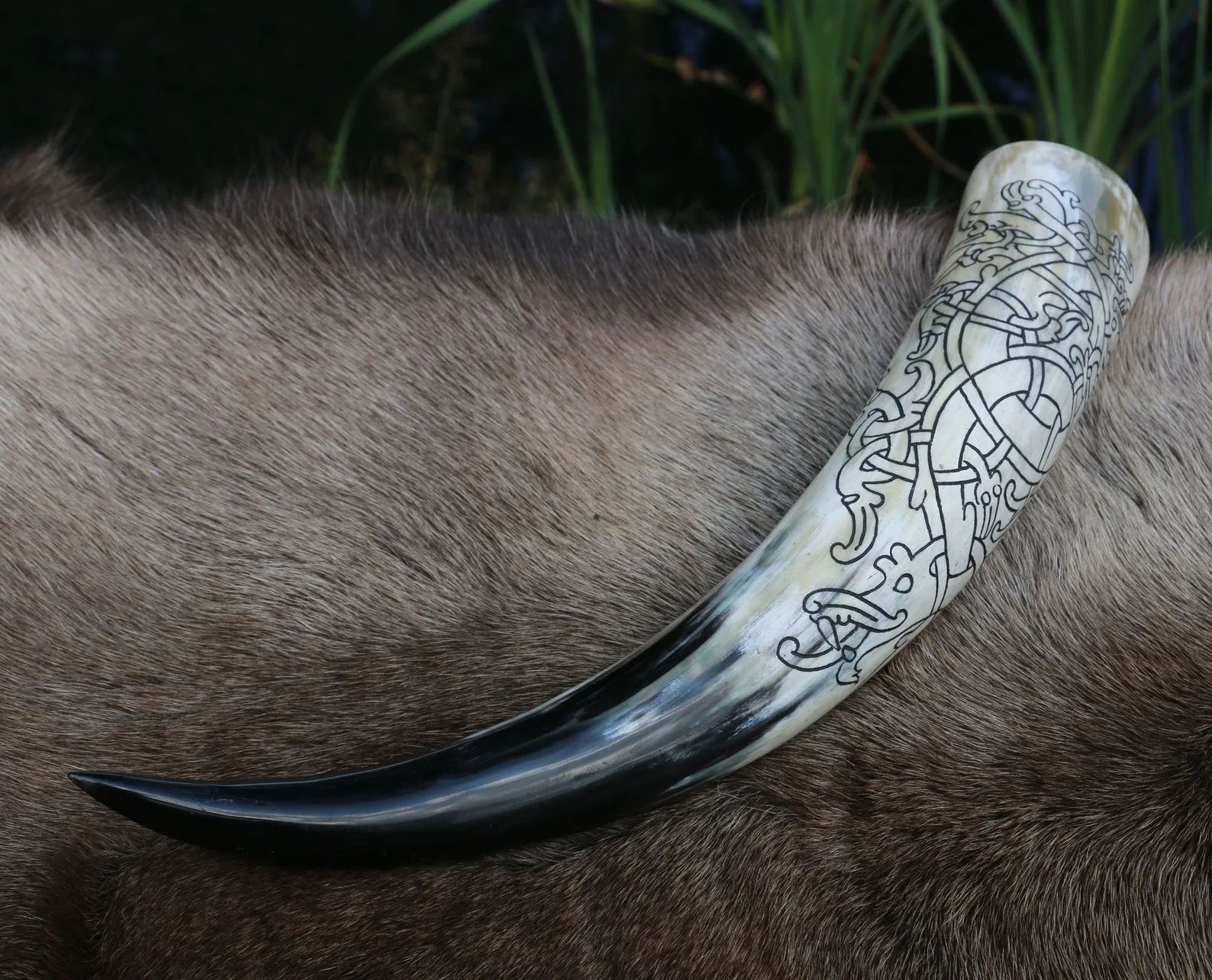Handcrafted Customized Buffalo Horn Drinking Horn New Viking Ship Style Carving Nautical Polished Sons Decoration Beer Mead Ale