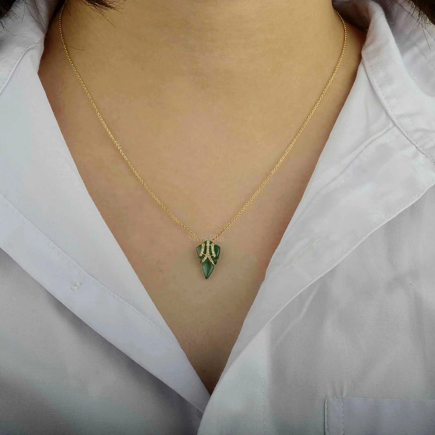 Hot Sale Green Leaf Symbolic Design Natural Emerald Gemstone 18k Solid Gold Diamond Pendant Link Chain Charming Necklace Jewelry
