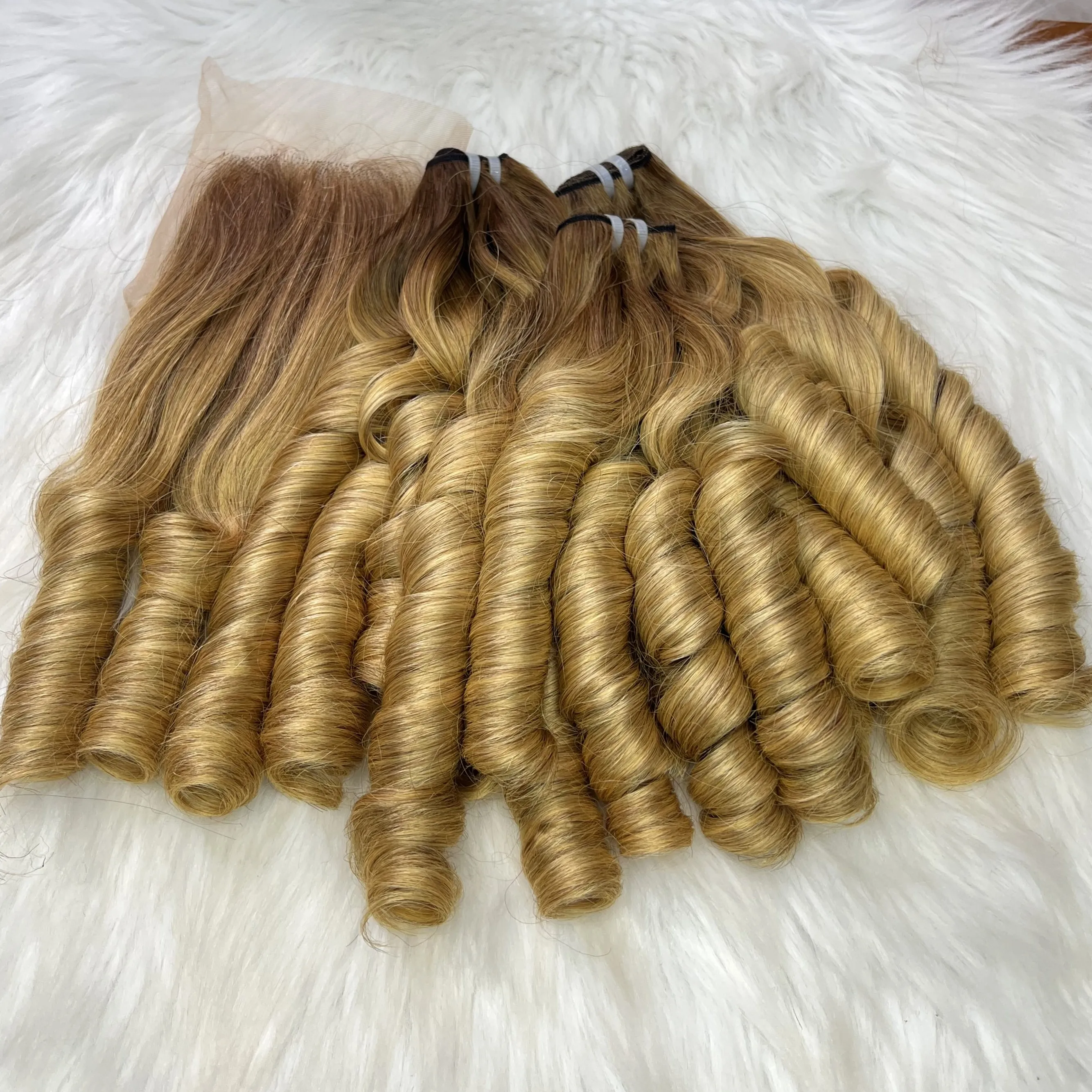 High Quality Blonde Bounce Curly Hair Weave Cuticles Aligned Vietnamese Human Hair Extensions