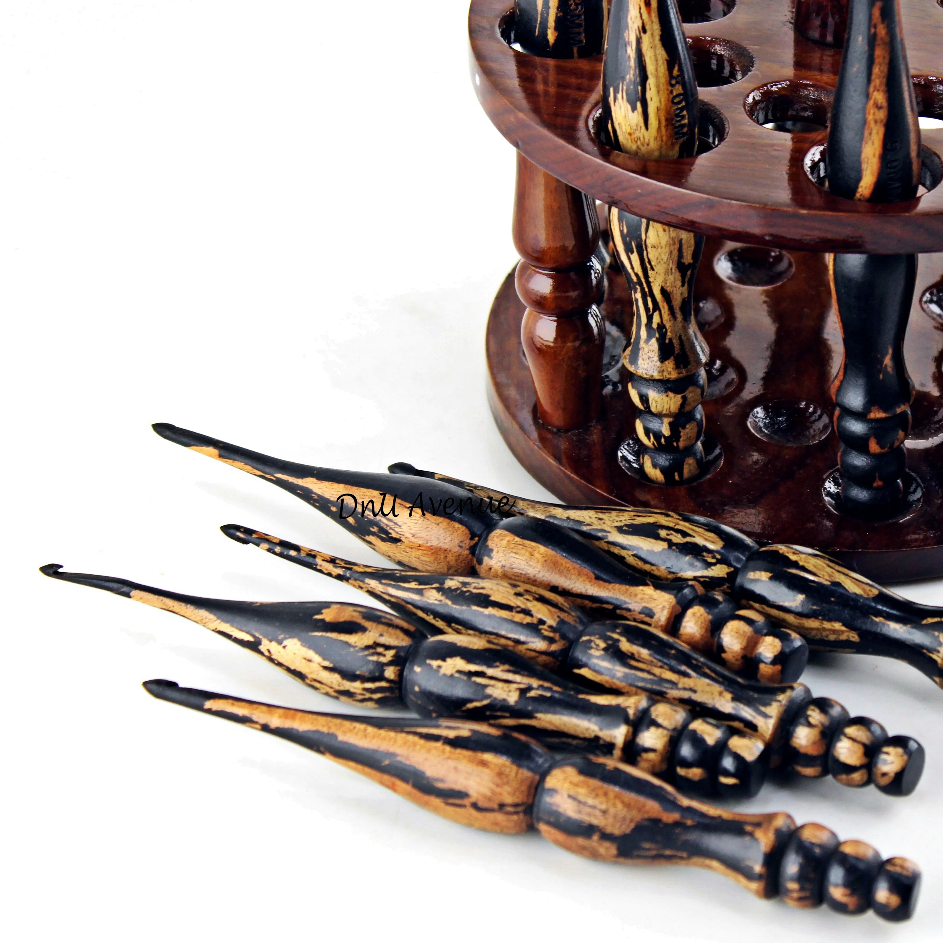 Neemwood Crochet Hooks Natural Hand Turned Ergonomic Crochet Hooks Set for Knitting & Crocheting with stand