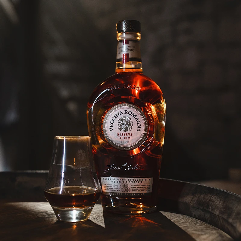 Premium line Top Quality Made in Italy Brandy Vecchia Romagna Riserva Tre Botti 6 x bottle 0,70ml ready for export