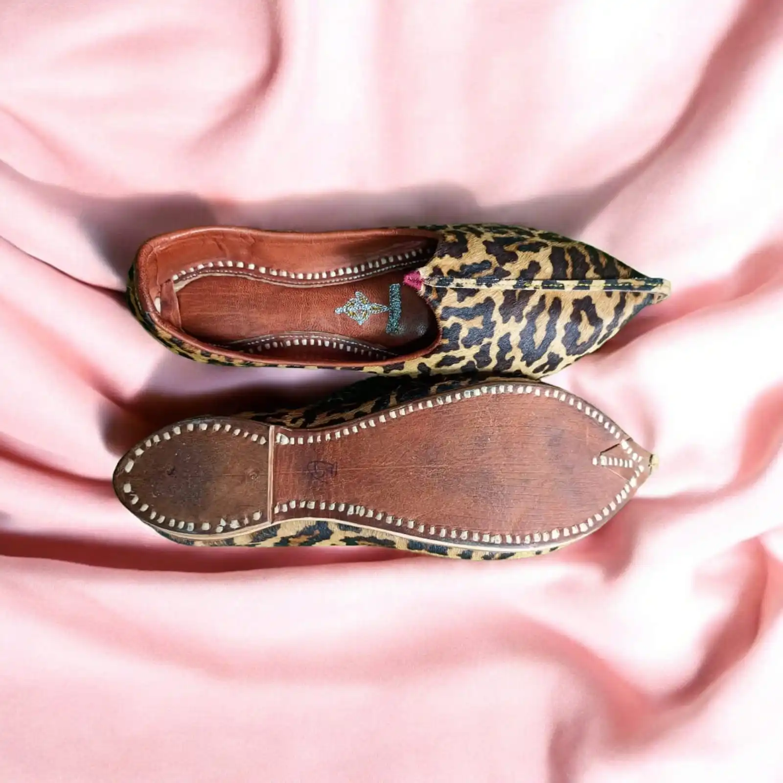 Genuine Goat Leather Embroidered Handmade Mojari for Men Traditional Indian Craftsmanship for Every Occasion