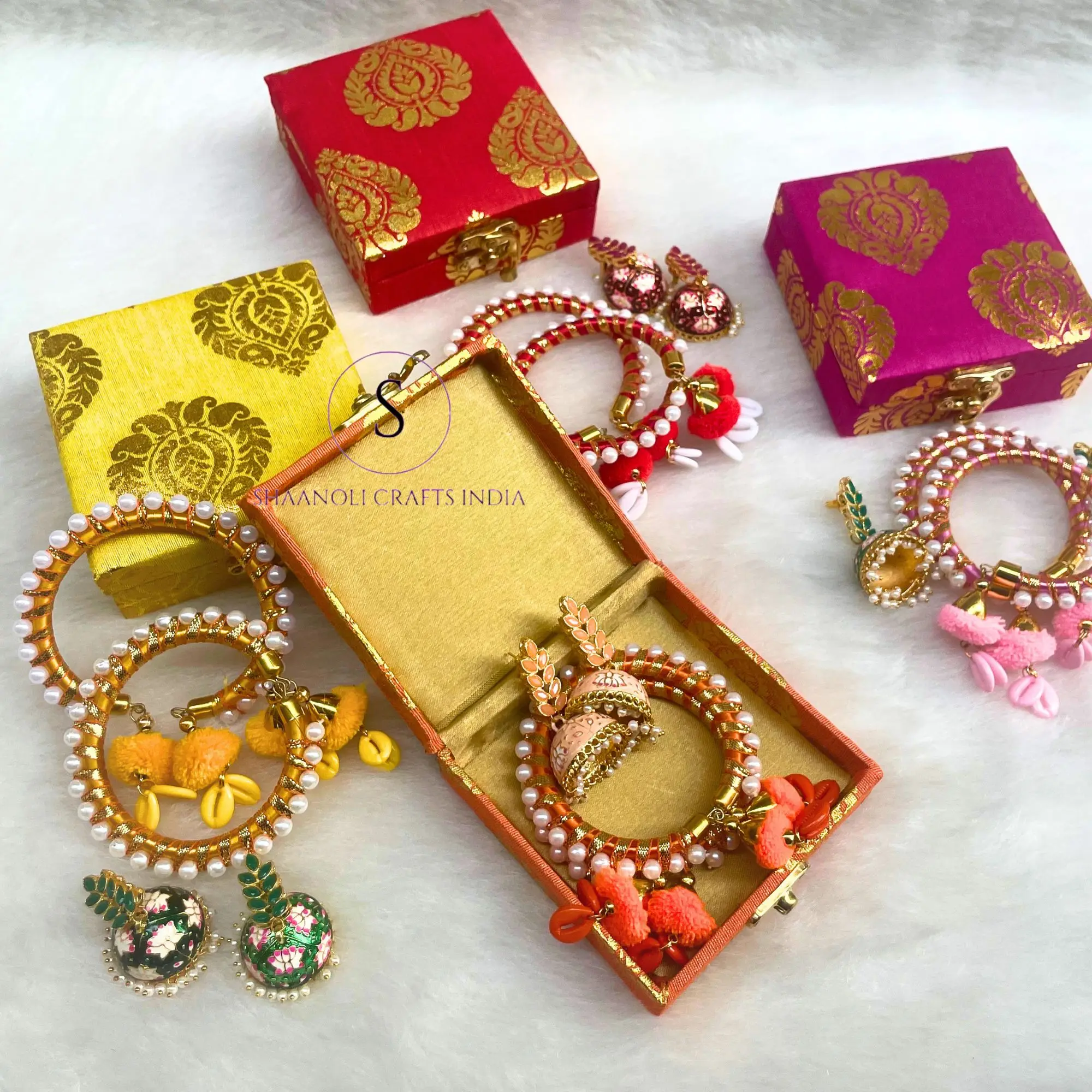 New Arrival Indian Style Handmade Designer Wedding Favour Combo Of Printed MDF Box With Bangle and Earrings For Gifts