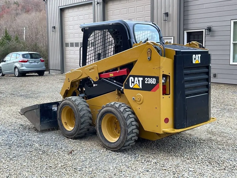 Used CAT 236D Skid Steer With Front Loader