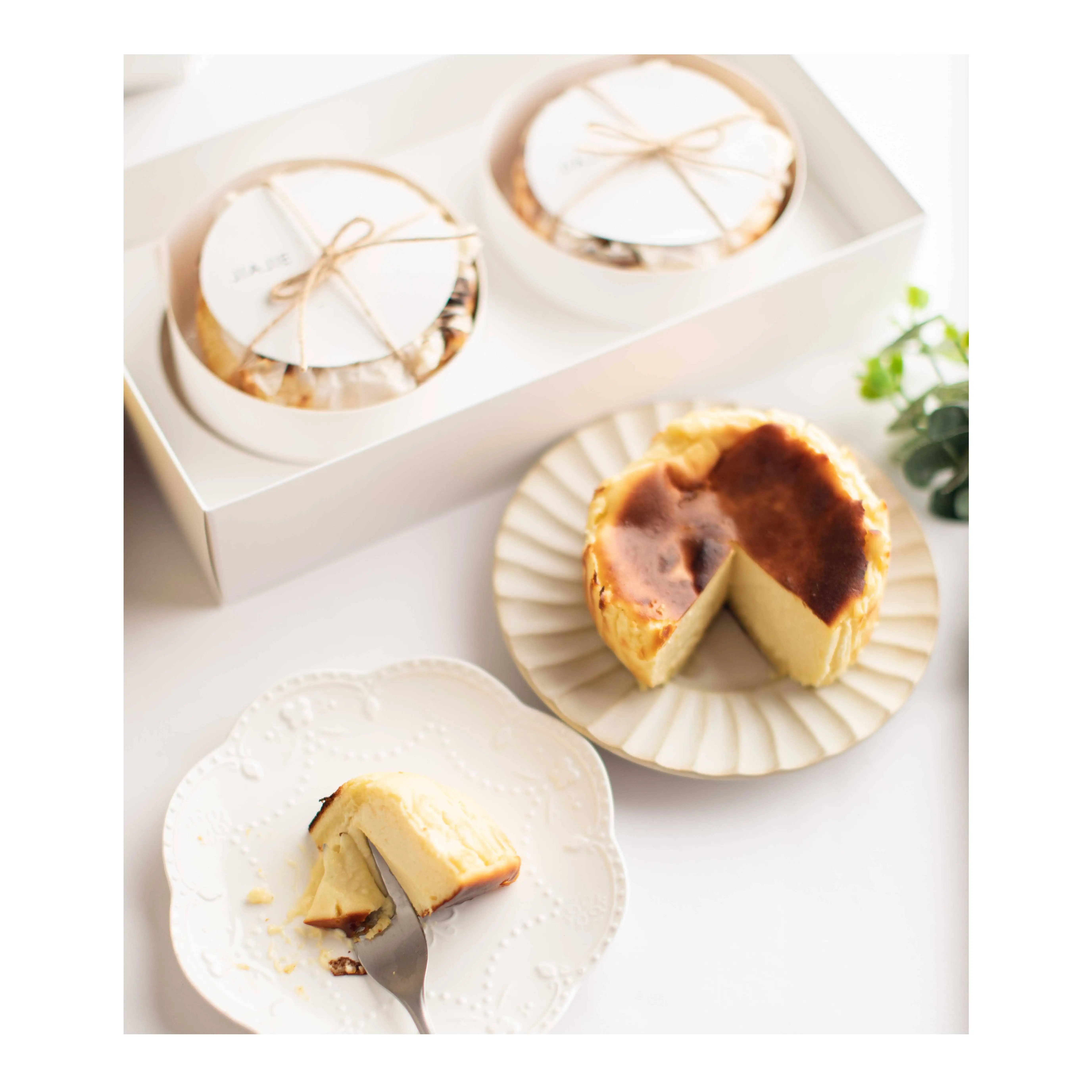 Higher Grade Top Selling Malaysia Round Shape Classic Basque Burnt Cheesecake Flavor Box Packaging 18 Months Shelf Life 0.3kg