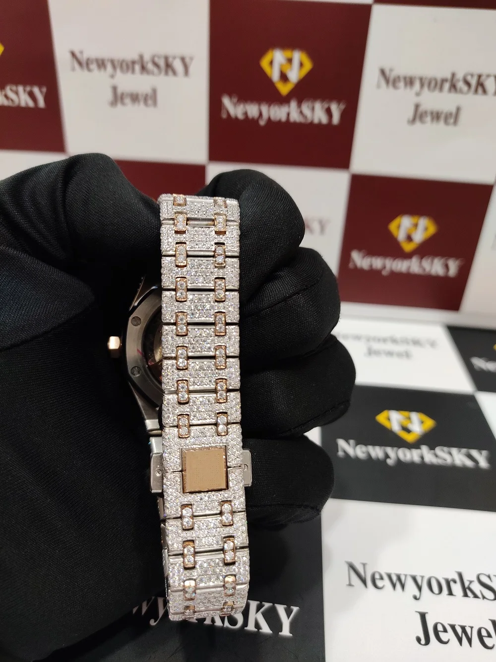 36mm VVS Moissanite Diamond Studded Automatic Movement Fully Icedout Bust Down Wrist Watch For Men Women Manufacturer From Surat