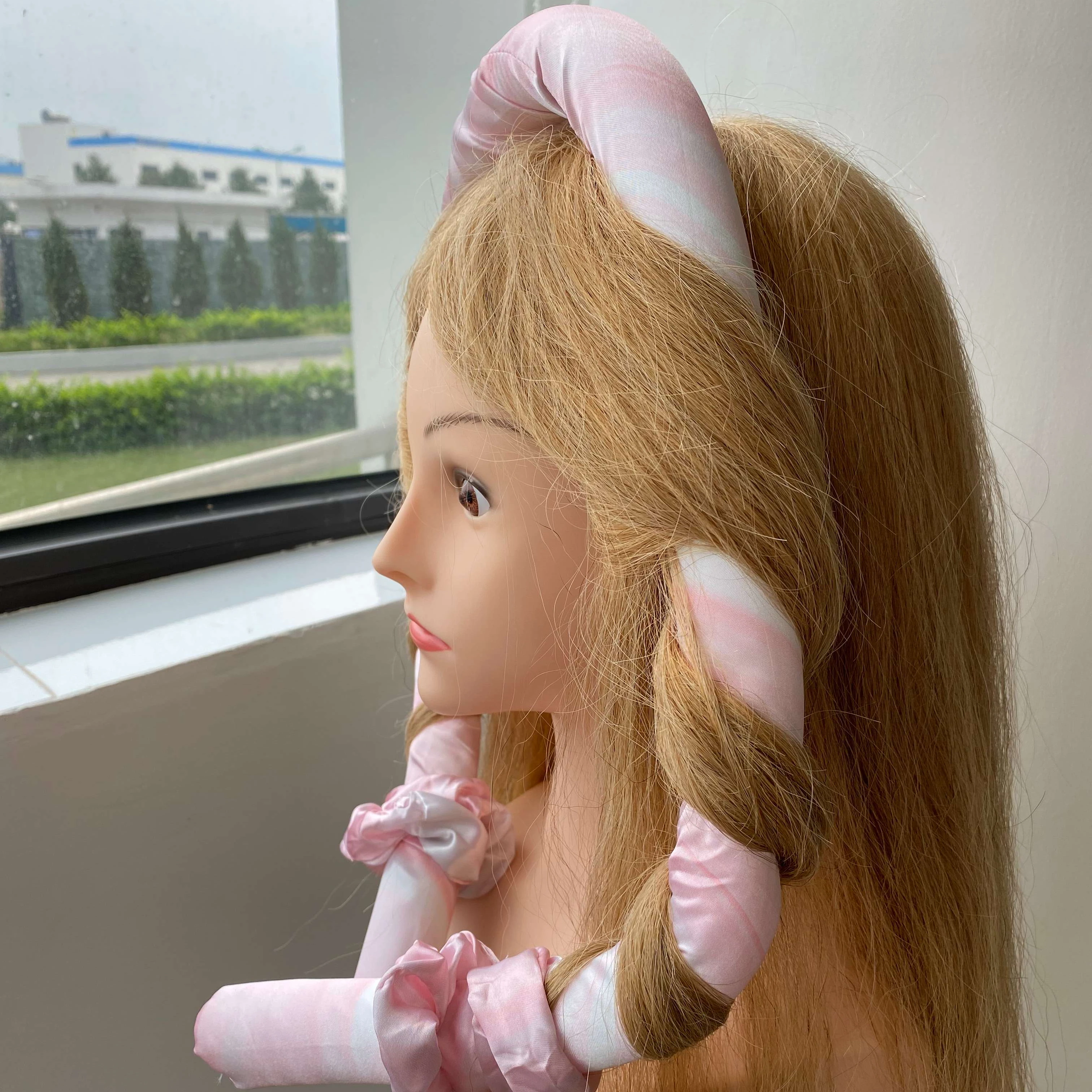 Trending Hot Item Modelling Heatless Curling Rollers With Scrunchies Curler Shaped Hair Rollers For Household and Travel