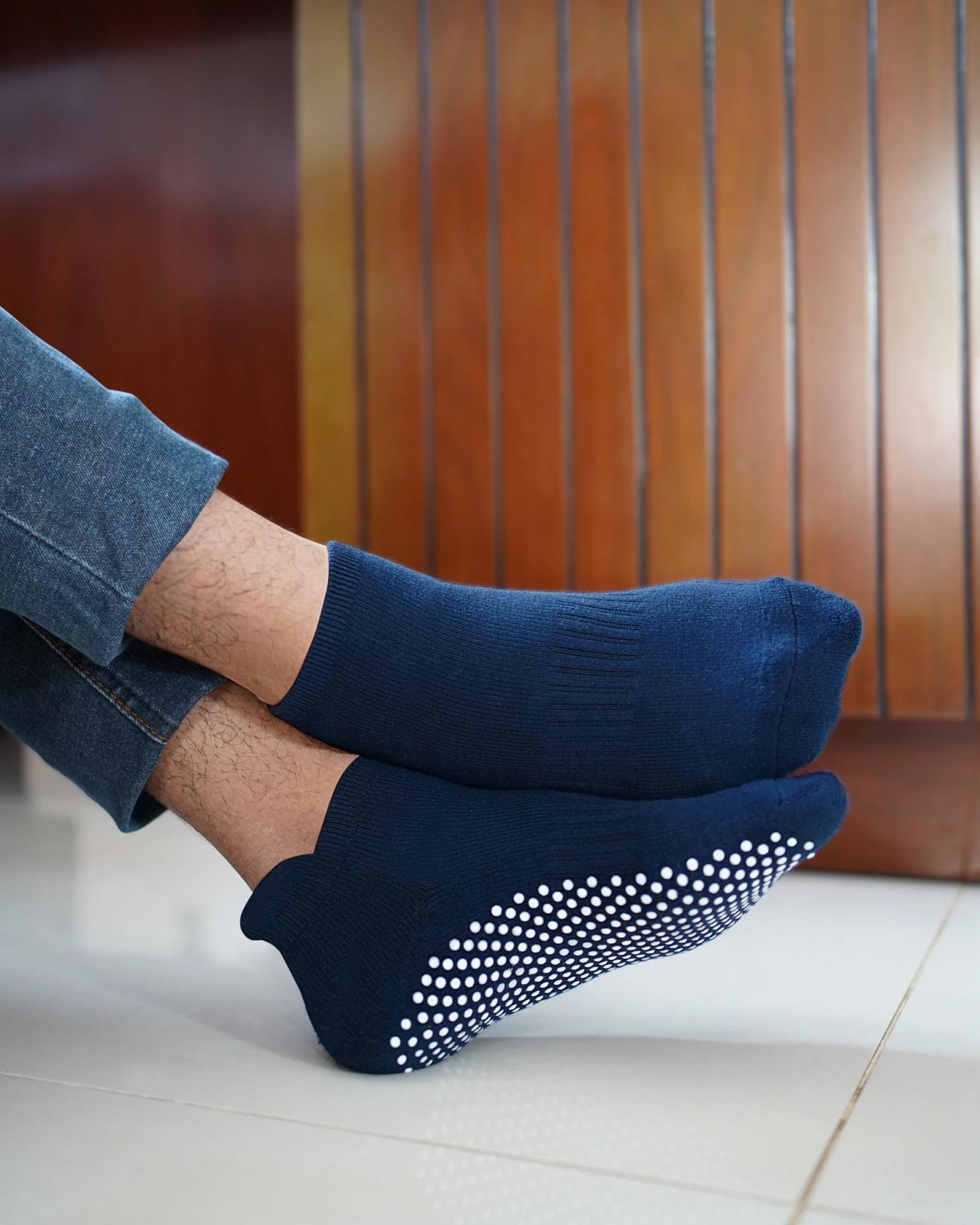 RATIVE Anti Slip Non Skid Barre Yoga Pilates Hospital Socks with grips for Adults Men Women