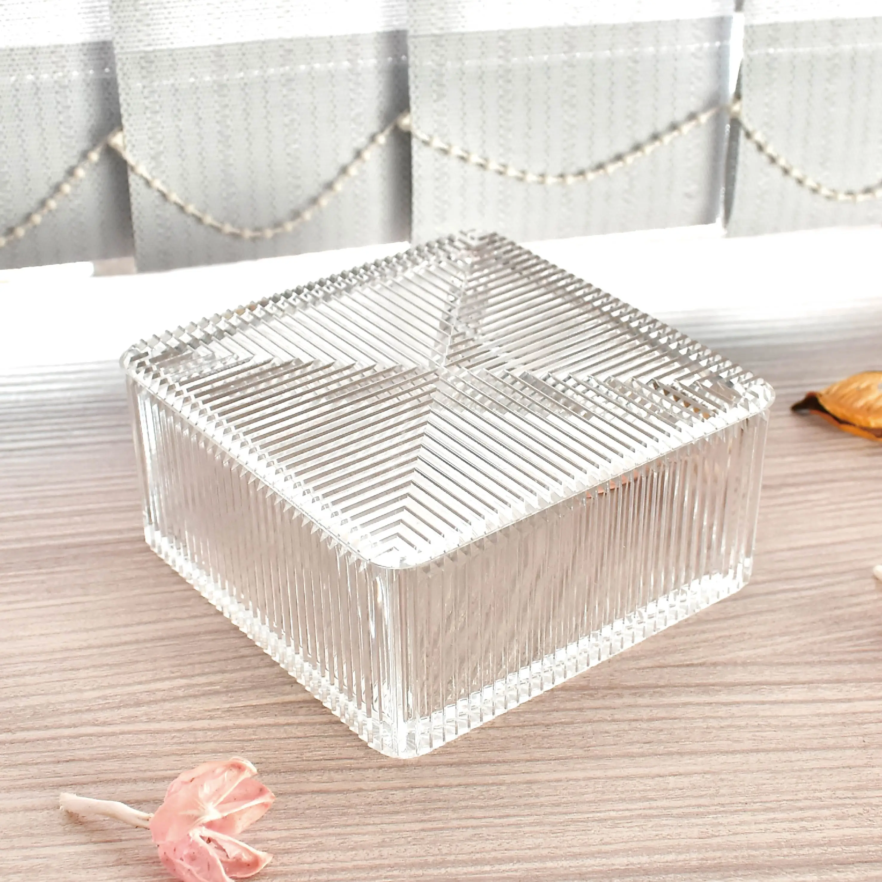 Factory High Quality Acrylic Clear Mini Faceted Accent Box For Home Storage Department Store Gift Shop