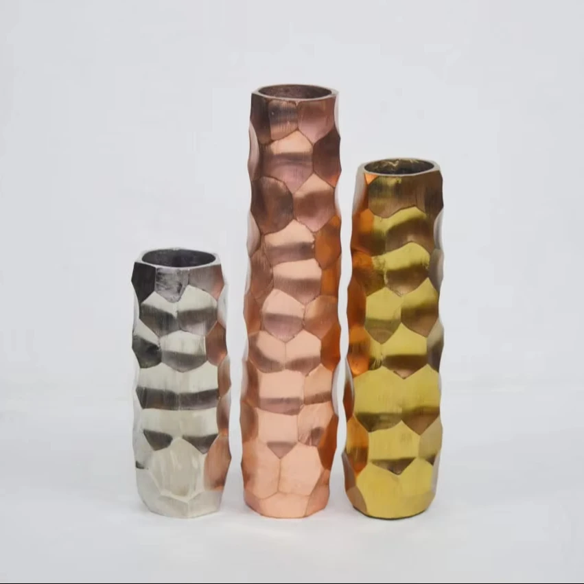 Aluminum Casted Flower Vase With Handmade Design Along With Custom Finished for Home and Office Decor