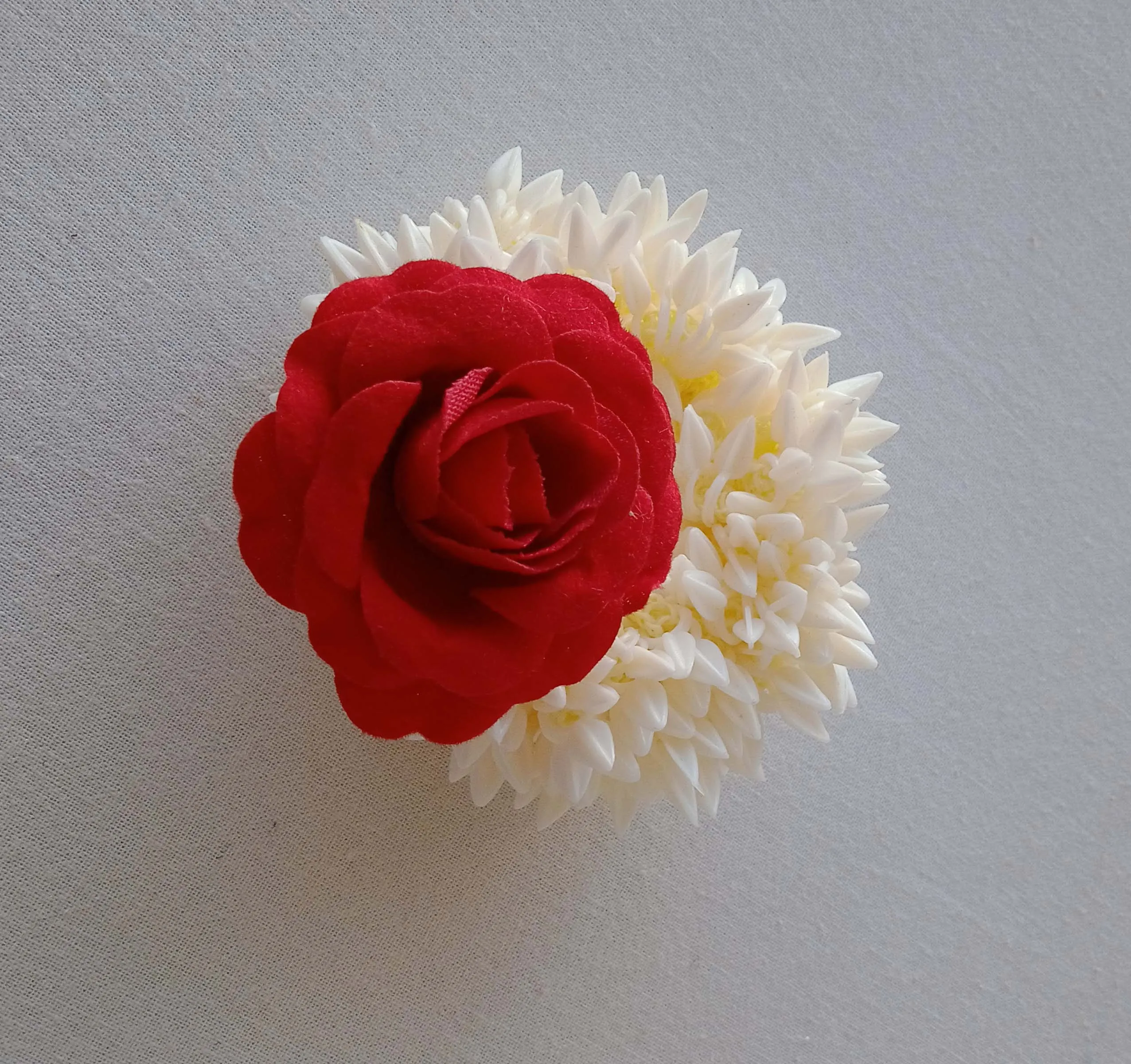 Beautiful Big Red Flower Haldi Hand Gajra Plastic Wristband Bracelet for Wedding Mehndi Bridesmaid New Year & Christmas Gift Set