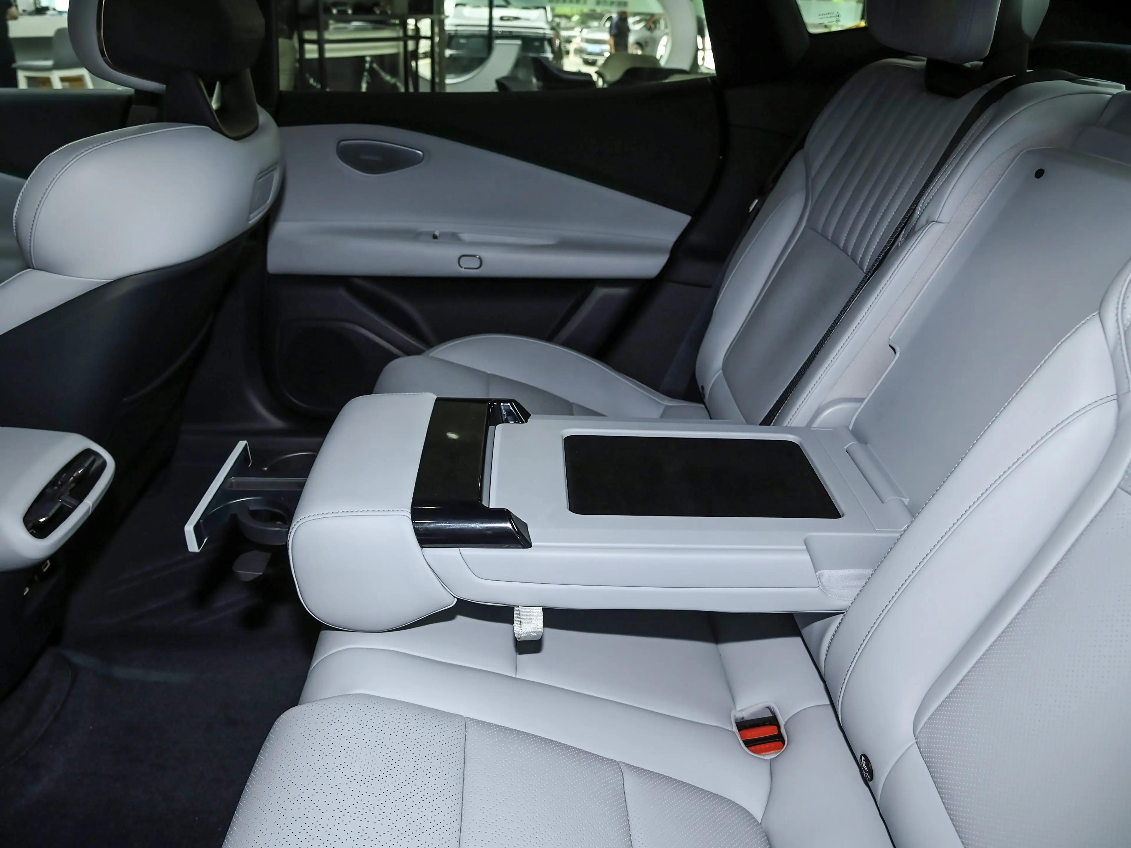 HUGE AUTO Lynk&co Z10 2025 95kwh 702km 4WD SmartDrive Ultra