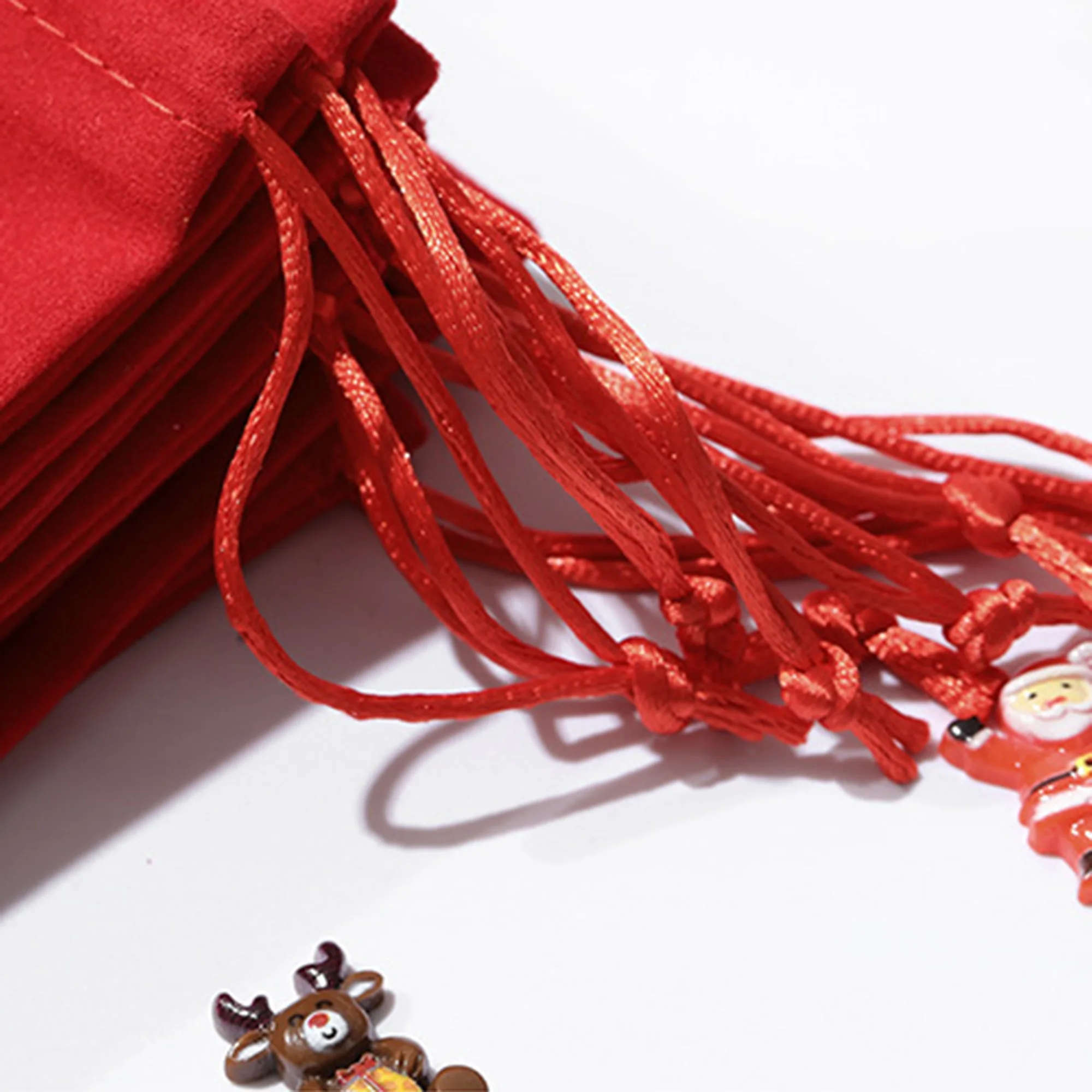 Wholesale  Custom Velvet  Pouch Xmas Party Favor Candy Chocolate Sweet Jewelry Packaging Christmas Drawstring Fabric Gift Bag