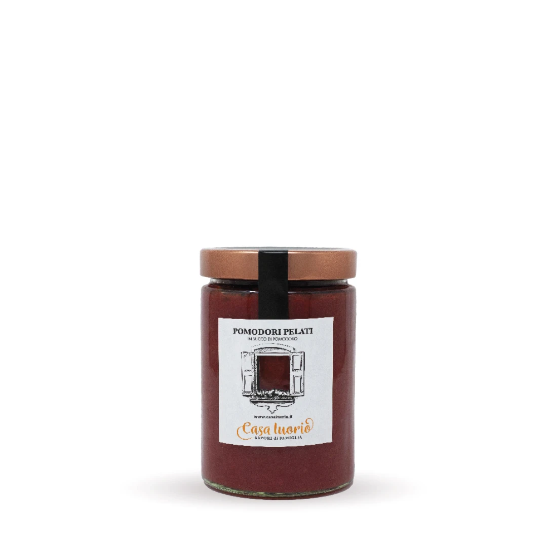 Italian high quality whole peeled tomatoes in tomato juice for pasta and meat