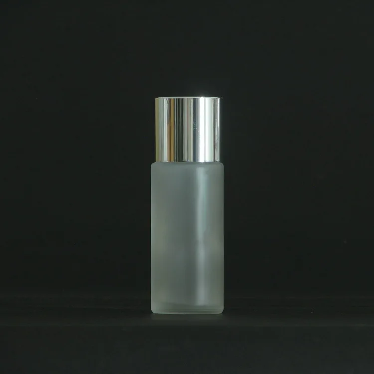 100ml cosmetics frosted glass bottle with pump