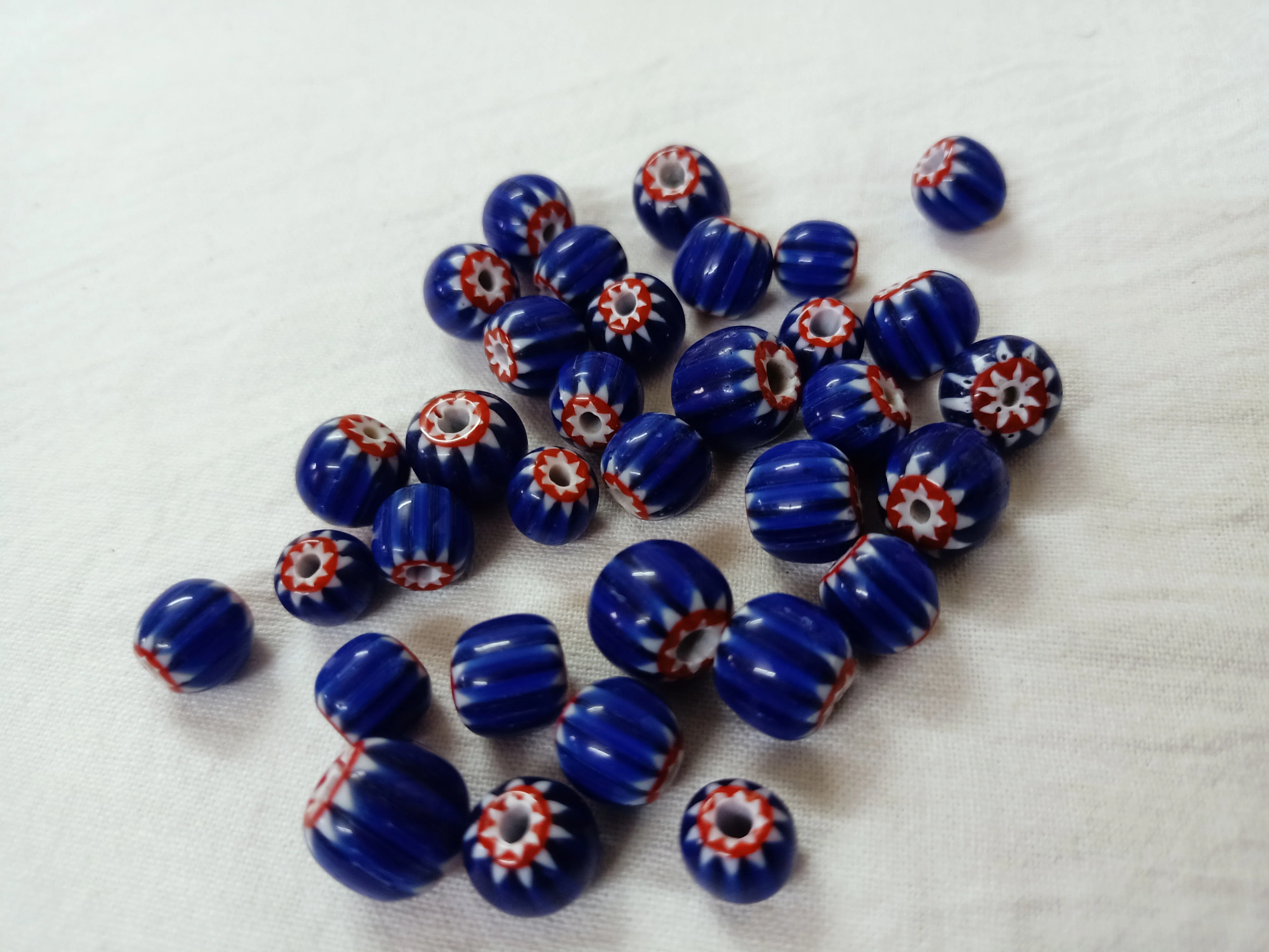 custom made shiny chevron glass beads in size 7 mm onwards ideal for jewelry designers and bead stores