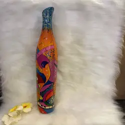 Eco Friendly Nice New Collection Hand Painting Beautiful Lacquered Vase For Displaying Dry Flowers and Home Decoration