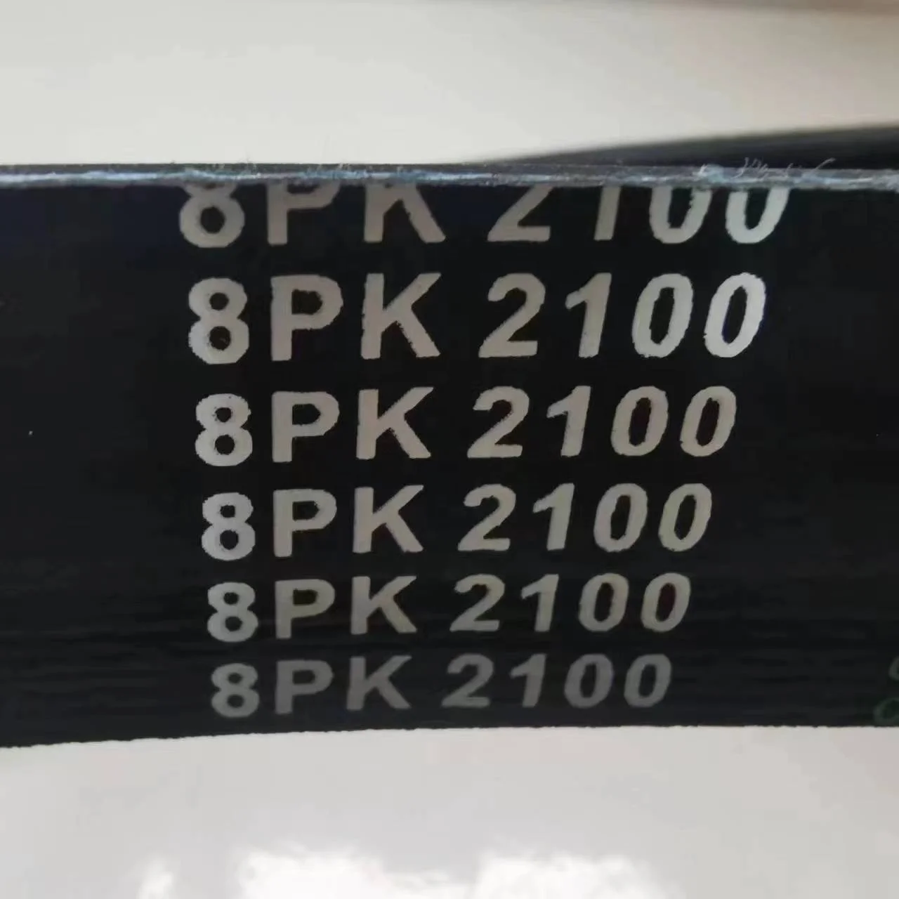 High Quality Diesel Engine Fan Belt 8PK2100 For Cummins/Yuchai  Engine Fan Belt