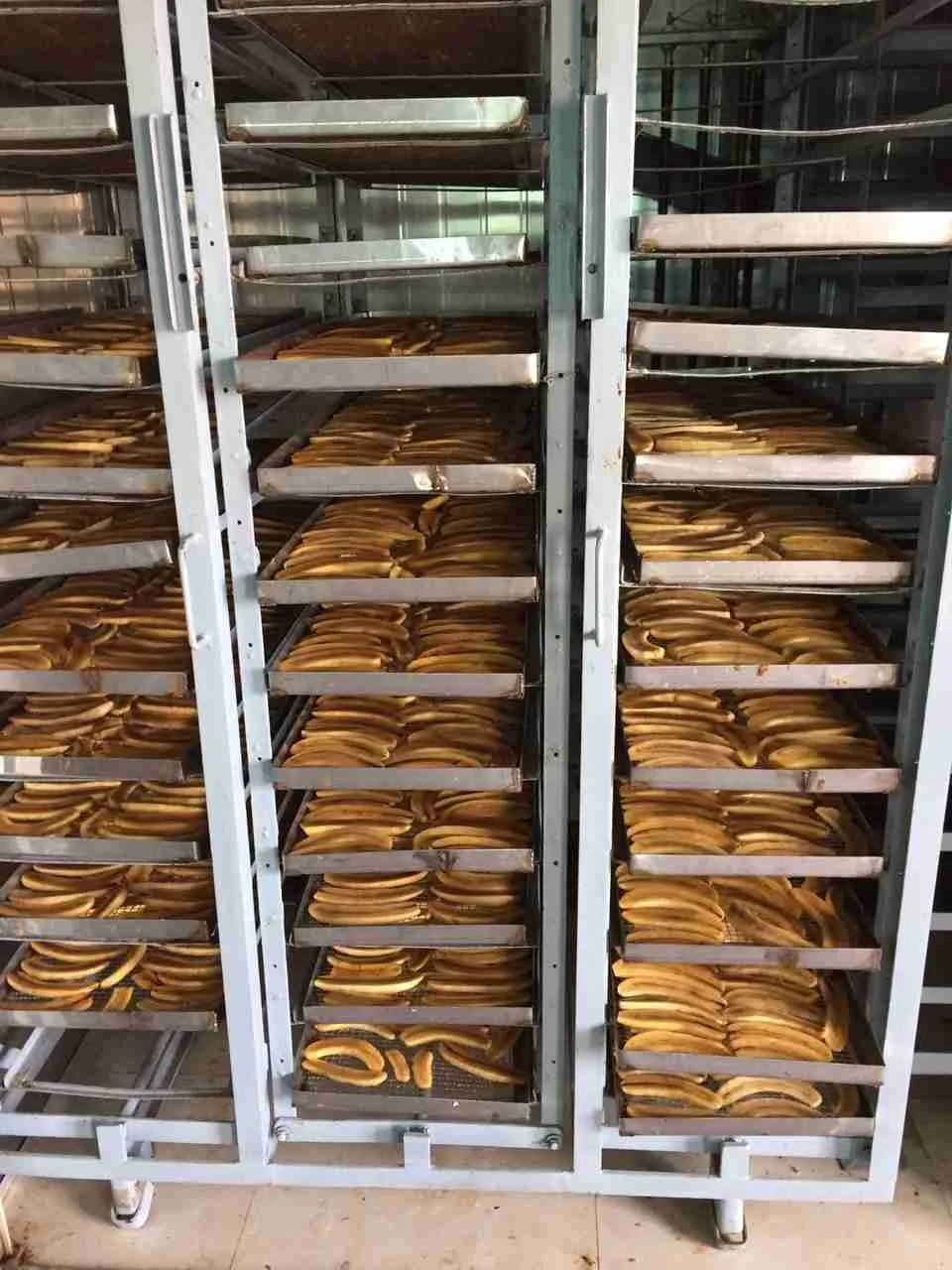 HOT FOOD 2023 Soft Dried Banana Dehydrate Whole Fruit From Vietnam Delicious