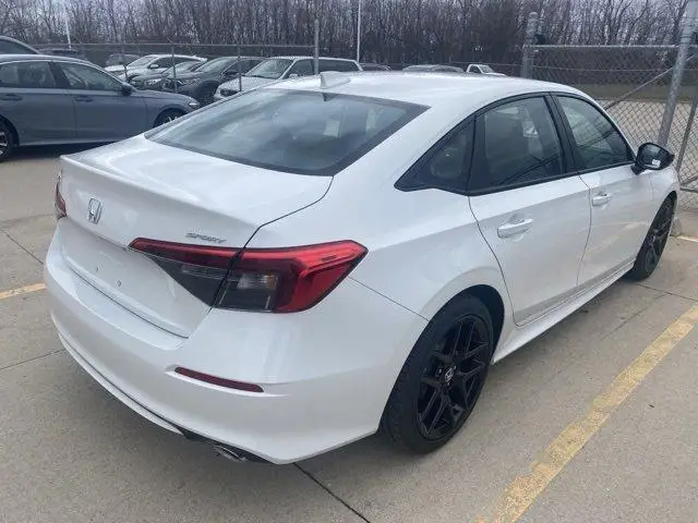 Fresh 2023 HONDAs Civic Sport