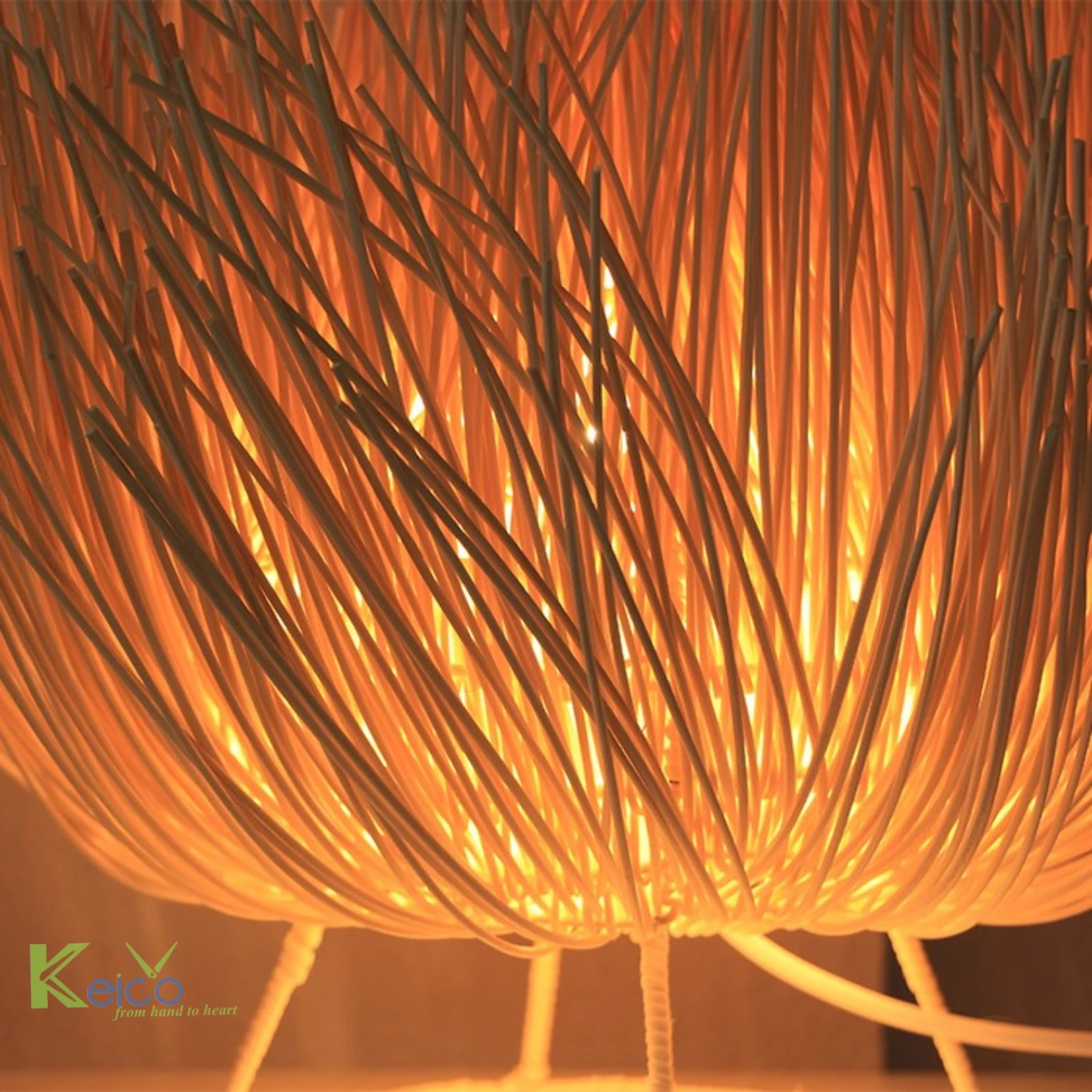 Most popular Living Room Bed Room Led Lights Palm Leaf Lamp Natural Rattan Table Lamp Woven Rattan Lampshade Flame Desk Lamp