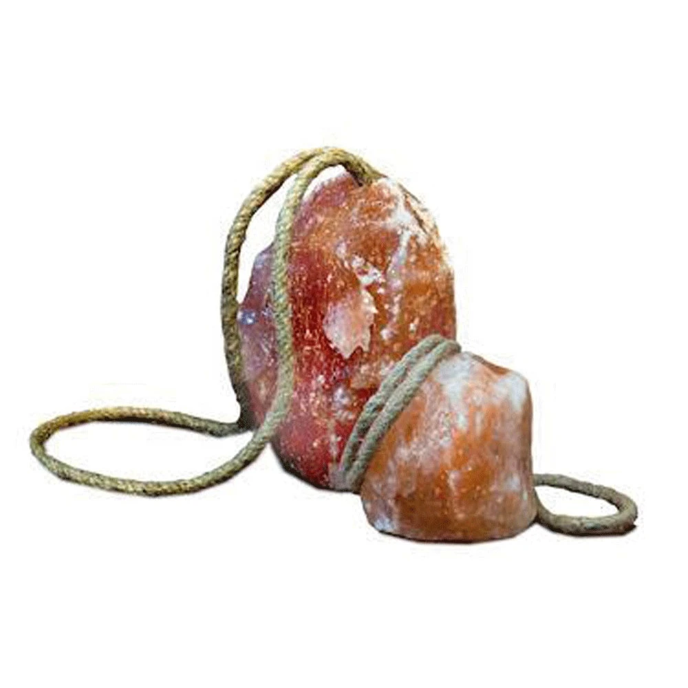 Соль для животных даже небольшое количество чистой соли может очень опасно домашних что привести к высокой концентрации натрия в крови