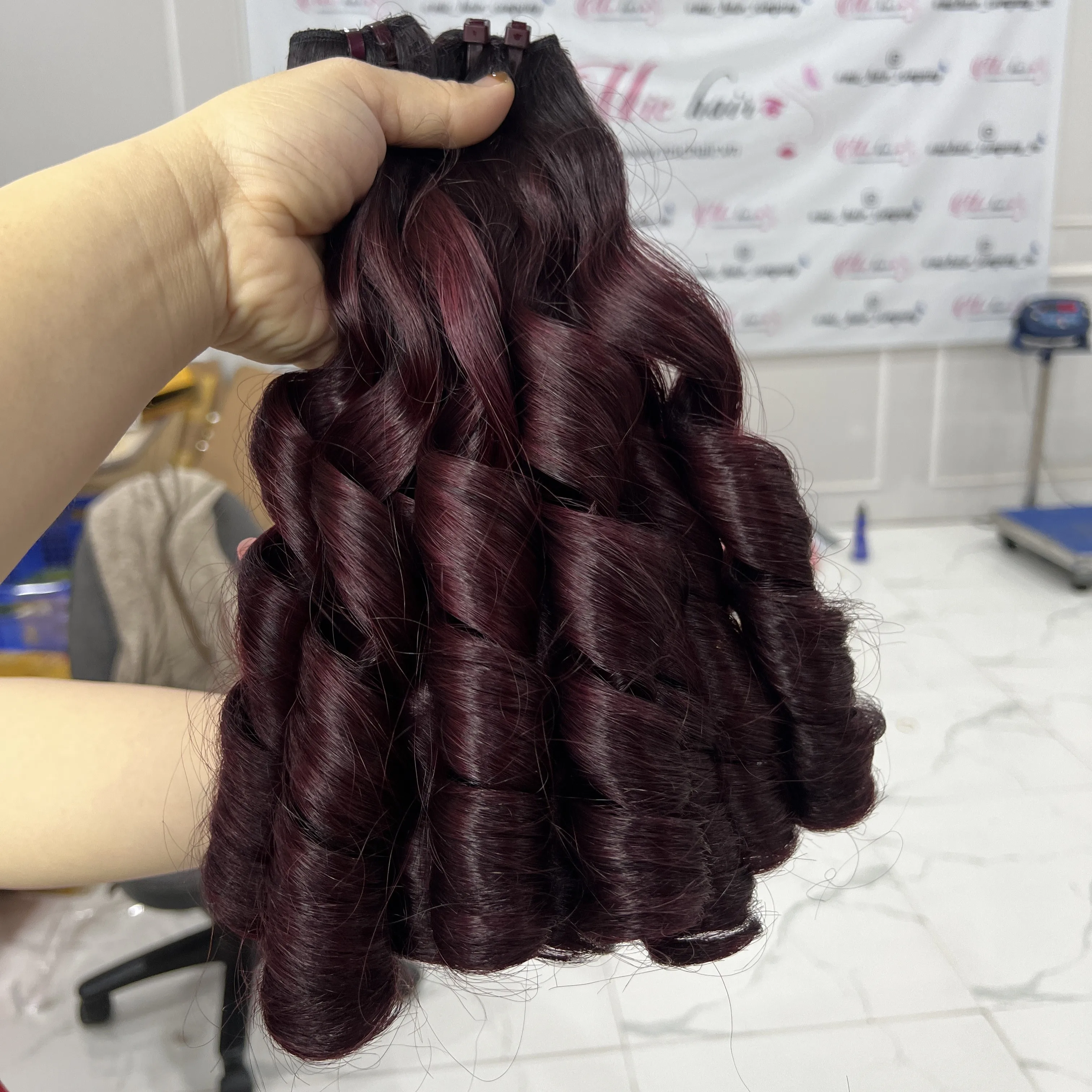 High Quality Short Bouncy Curly Hair Weave Multicolor Vietnamese Human Hair Extensions Vendor